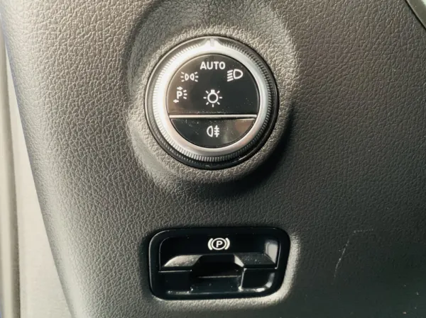 Mercedes-Benz C 200 12