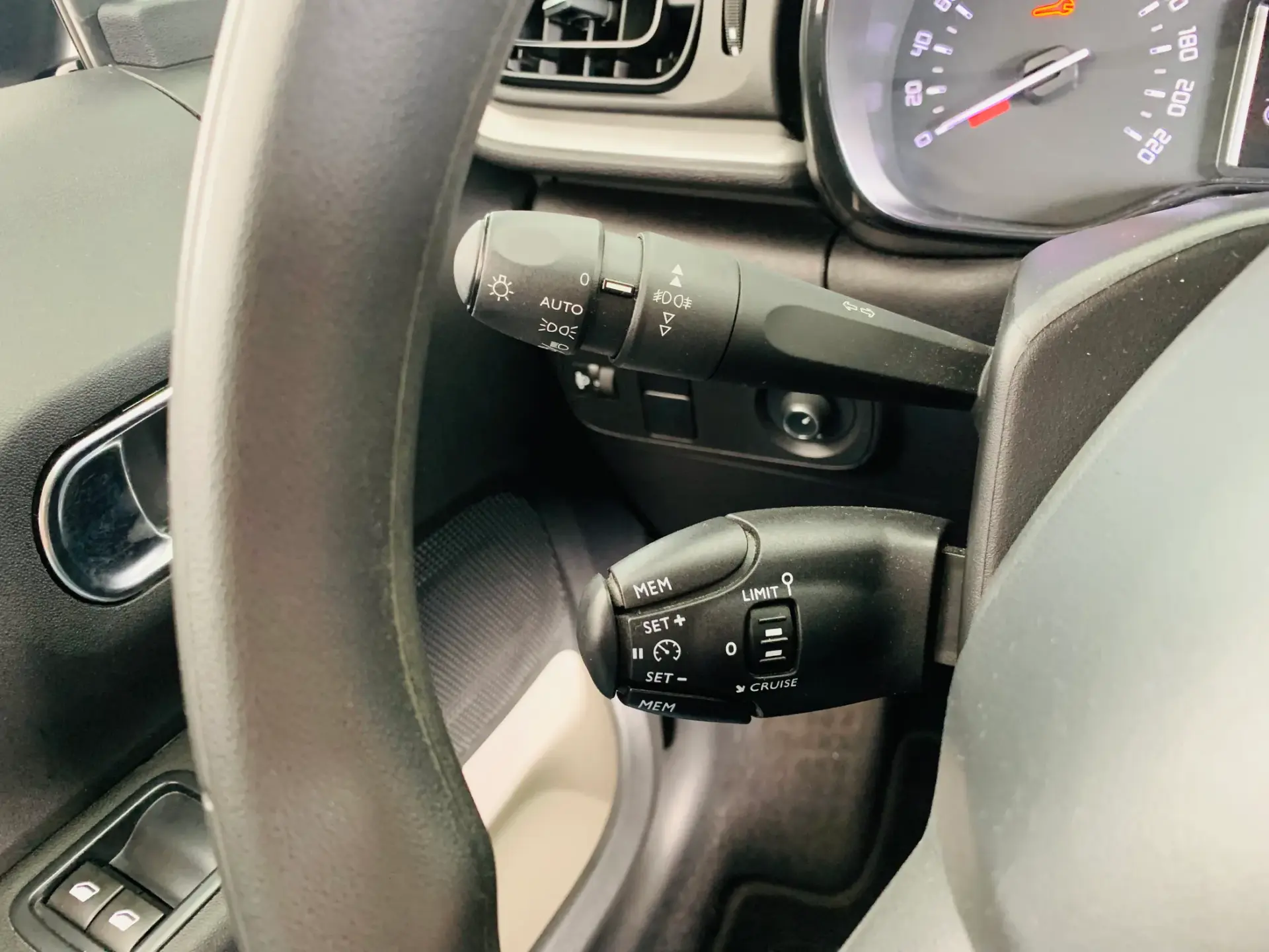 Citroën C3 1.2 PureTech Shine 13