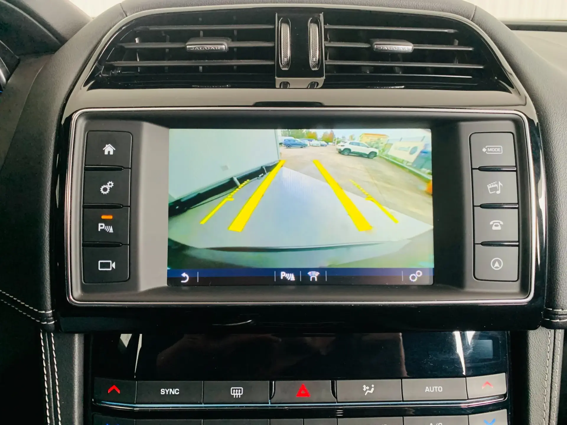 Jaguar F-Pace 2.0 i4D R-Sport AWD 22