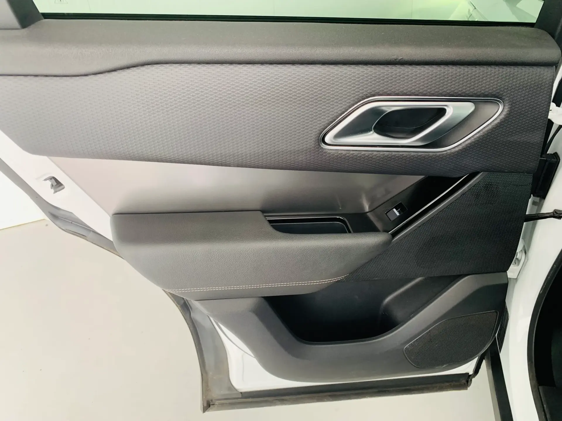 Land Rover Range Rover Velar 2.0 P400e AWD S 34