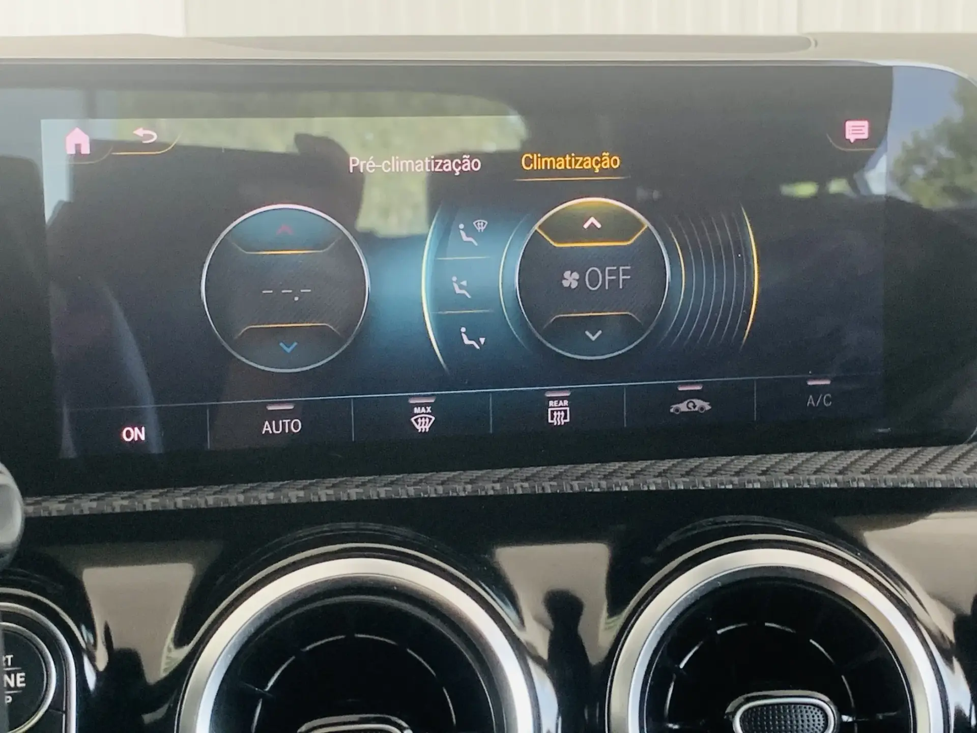 Mercedes-Benz CLA 250 e Progressive 26