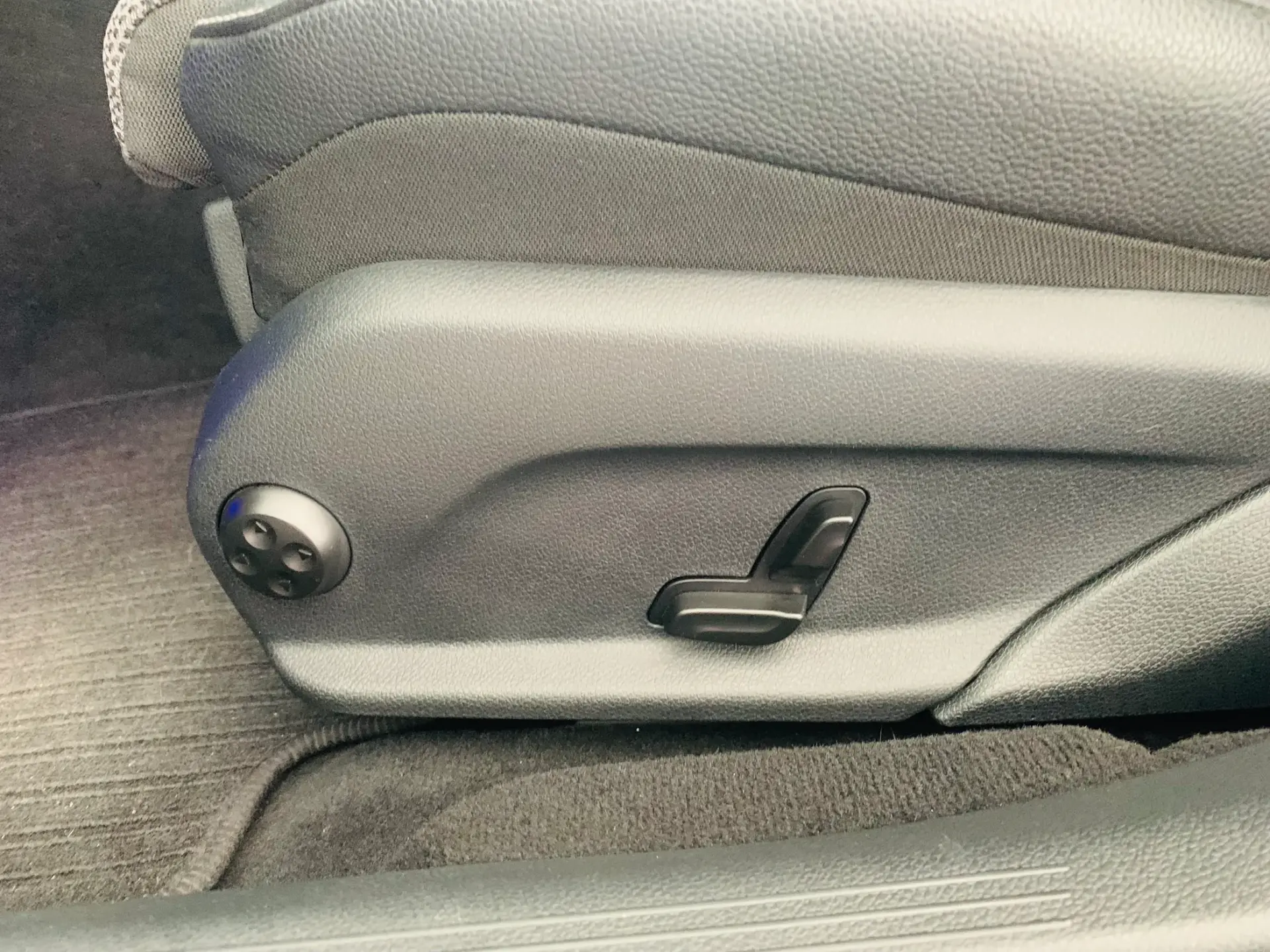 Mercedes-Benz E 220 d Avantgarde 9