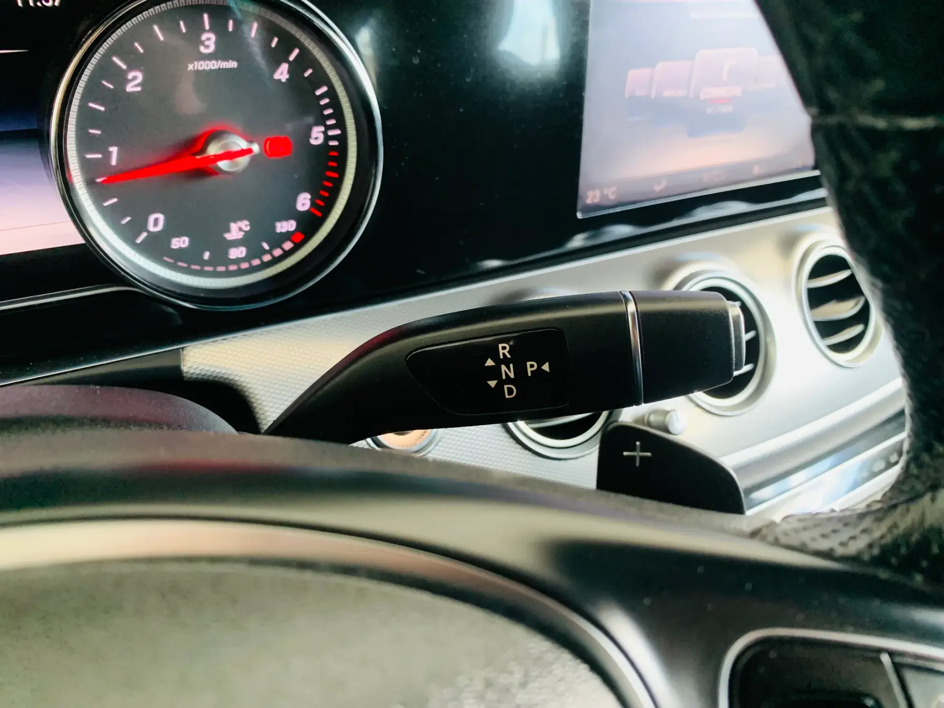 Mercedes-Benz E 220 d Avantgarde 16