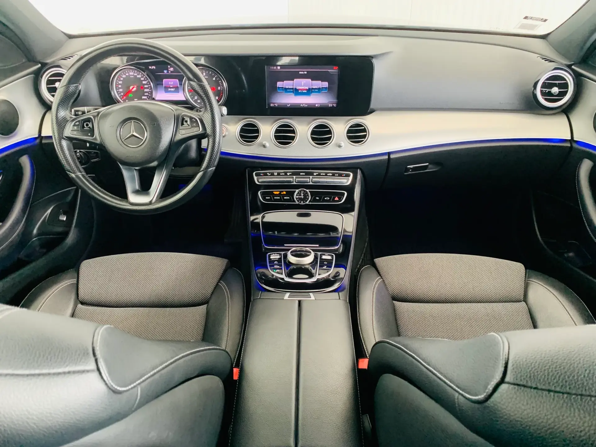 Mercedes-Benz E 220 d Avantgarde 28