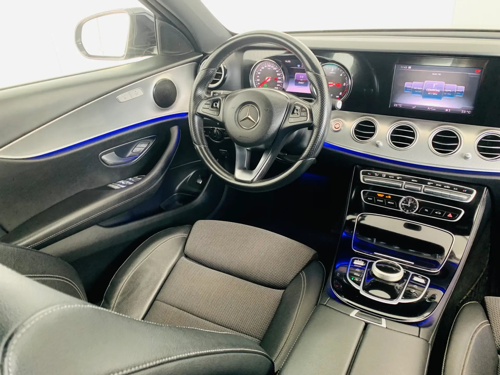 Mercedes-Benz E 220 d Avantgarde 29