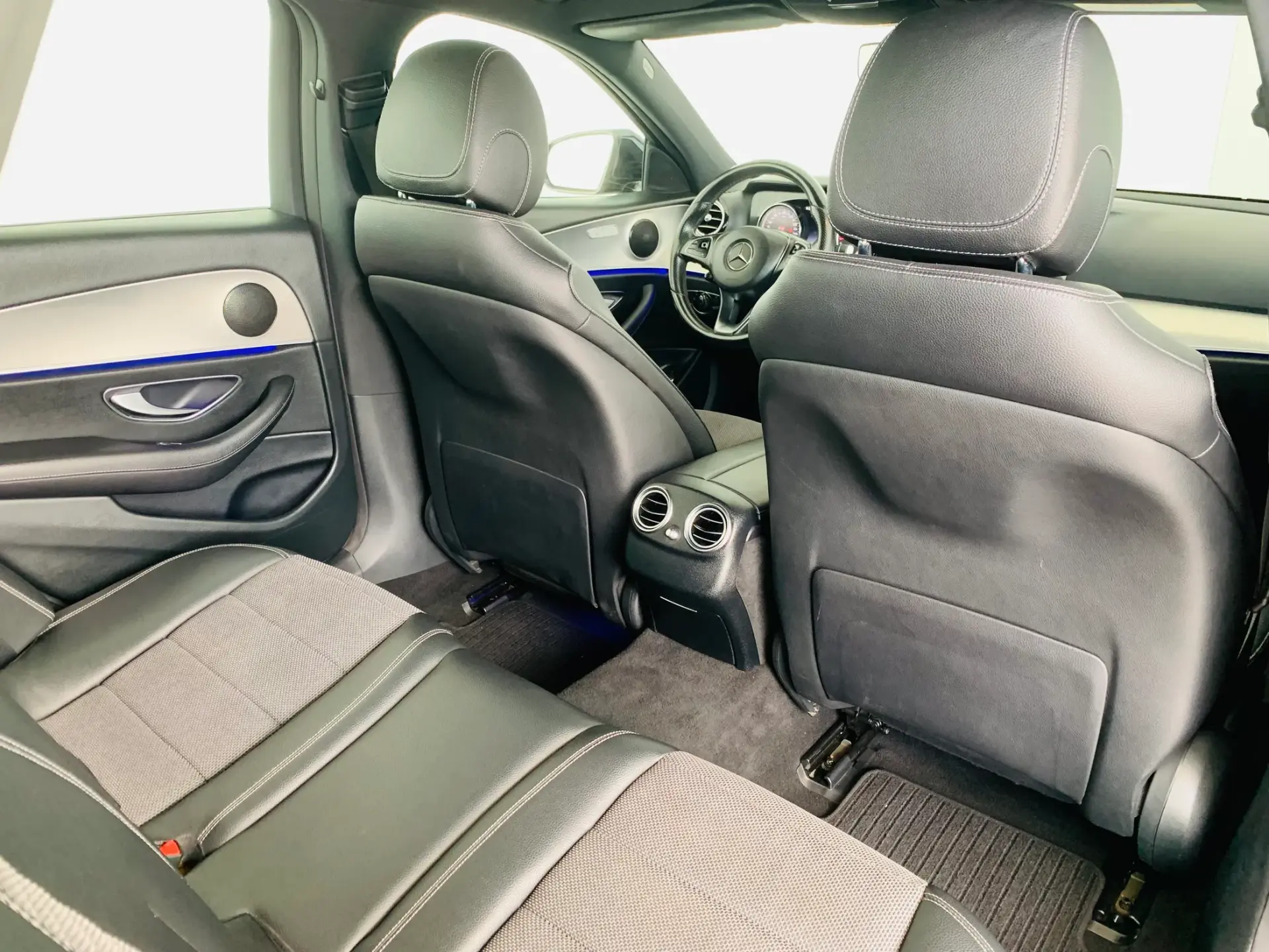 Mercedes-Benz E 220 d Avantgarde 35