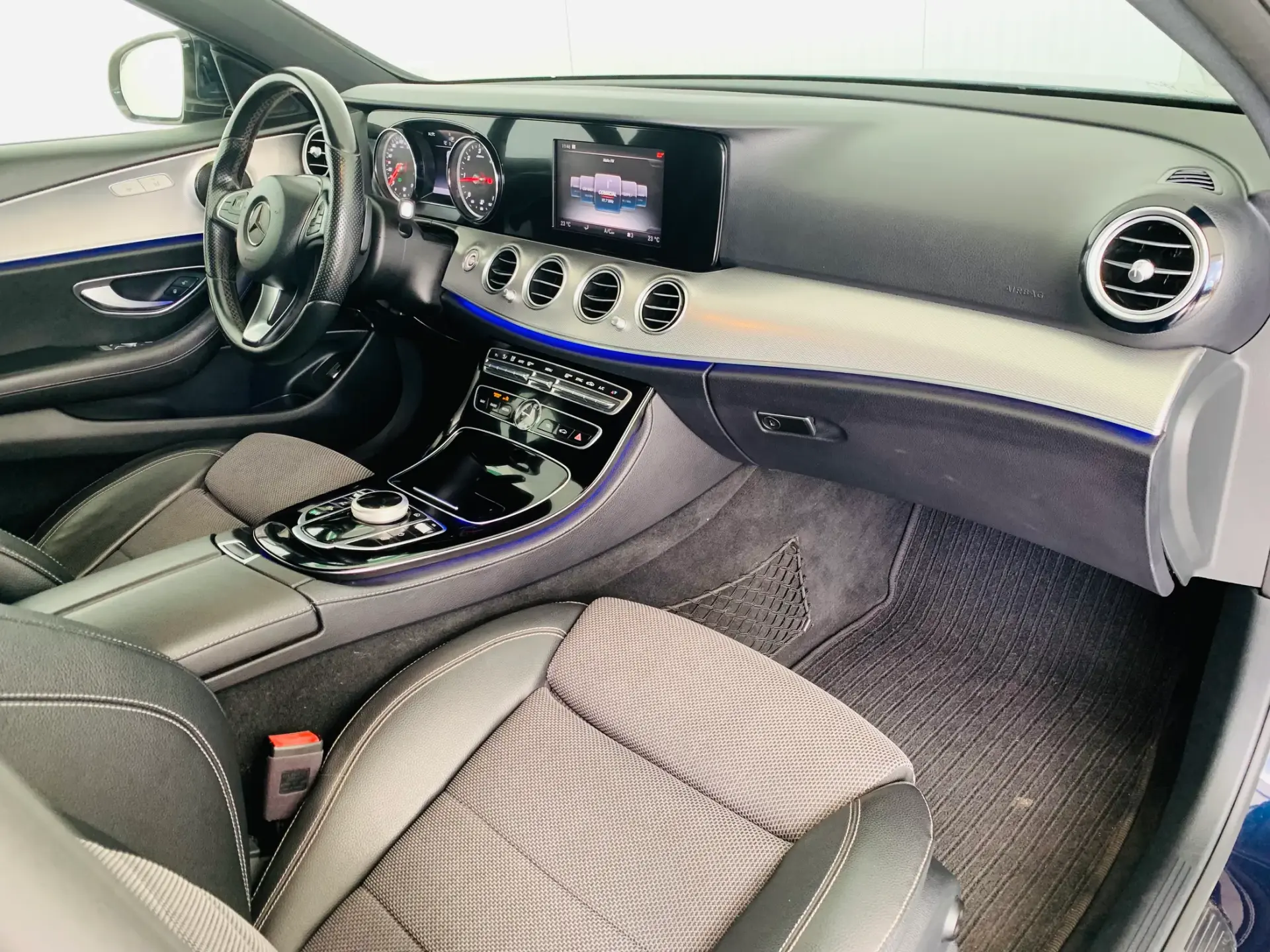 Mercedes-Benz E 220 d Avantgarde 39