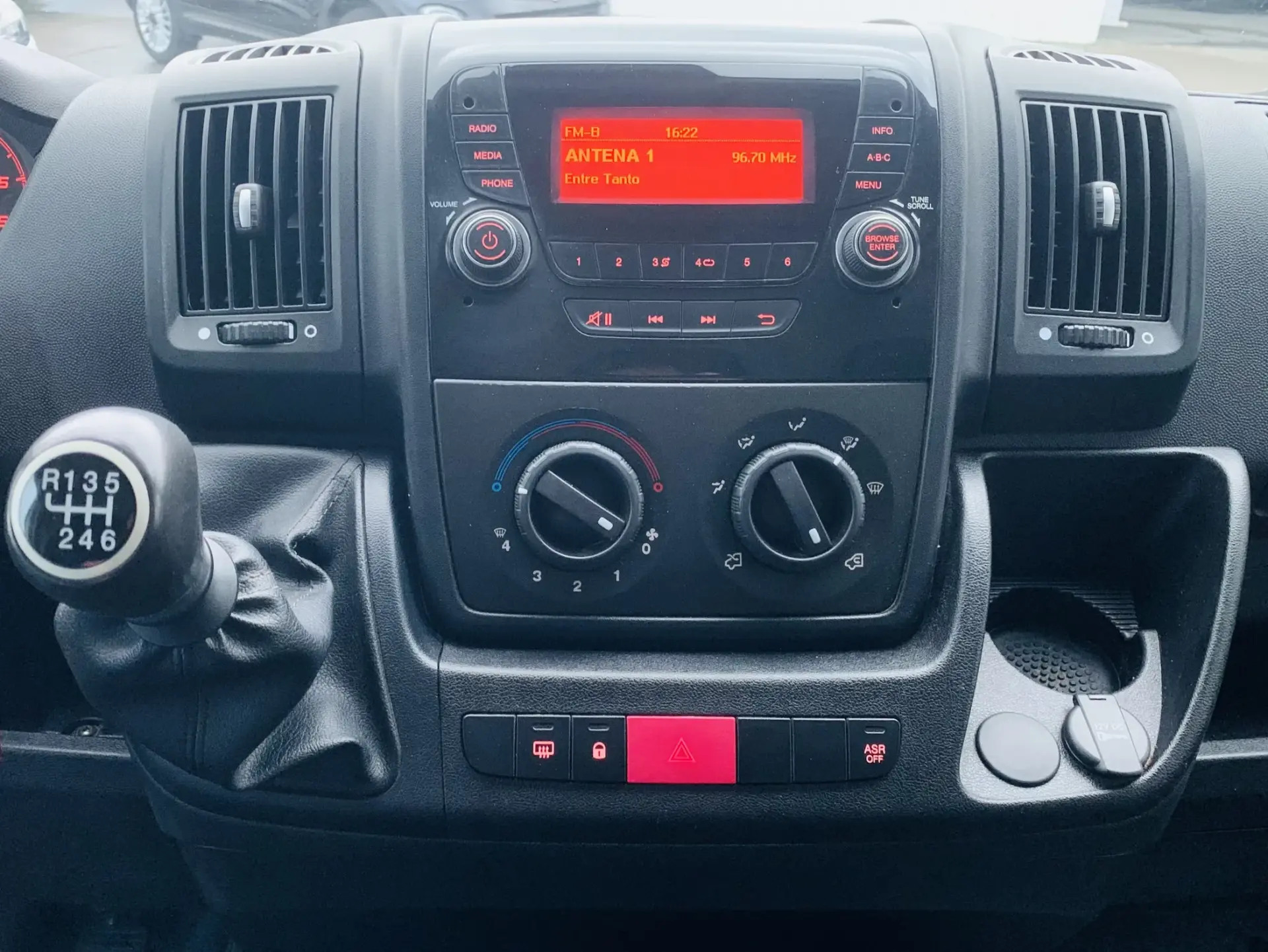 Peugeot Boxer 2.2 BlueHDi 335 L3 CD 18