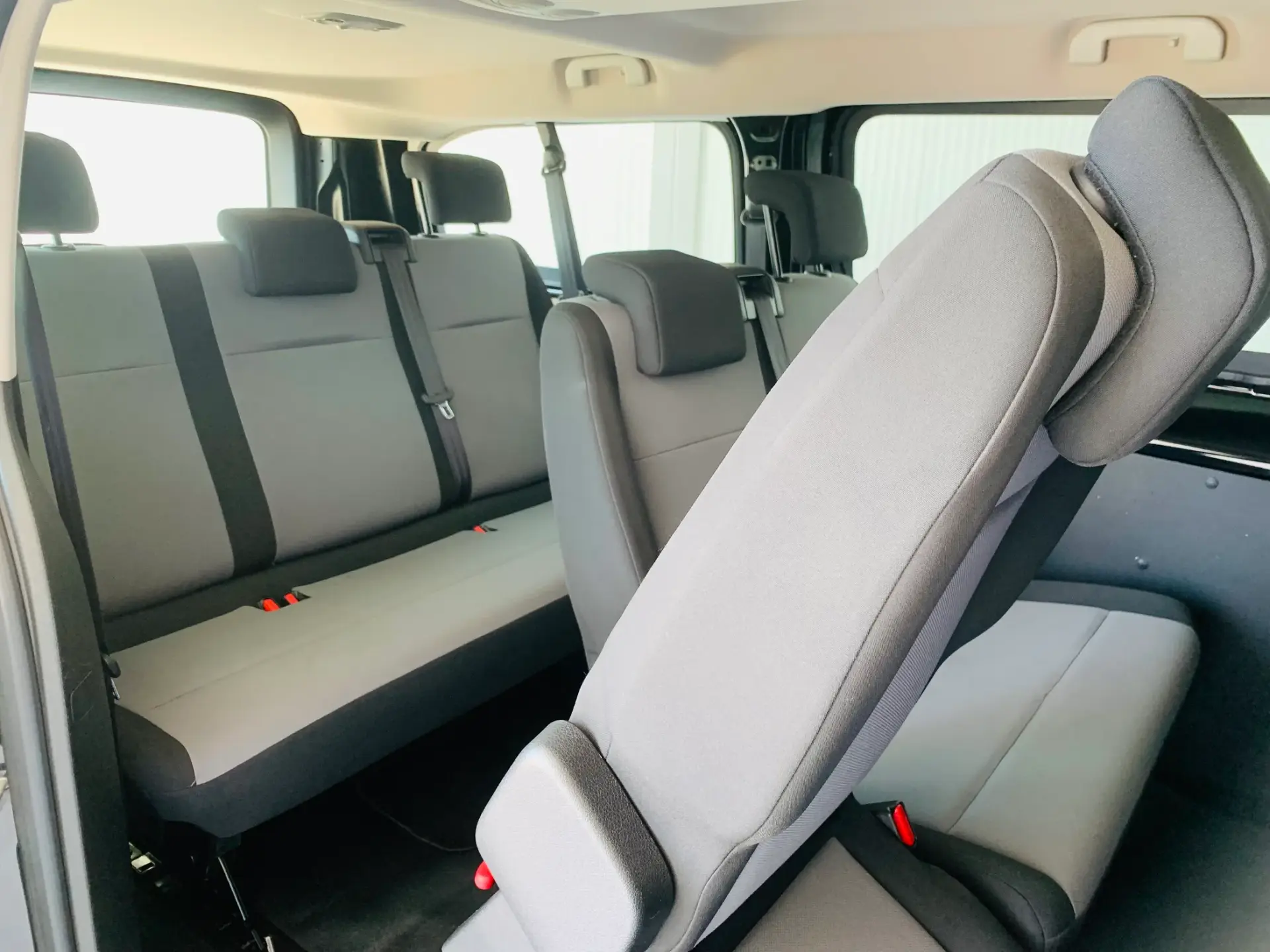 Peugeot Expert 1.5 BlueHDi L2H1 Semi-Vidrado 9