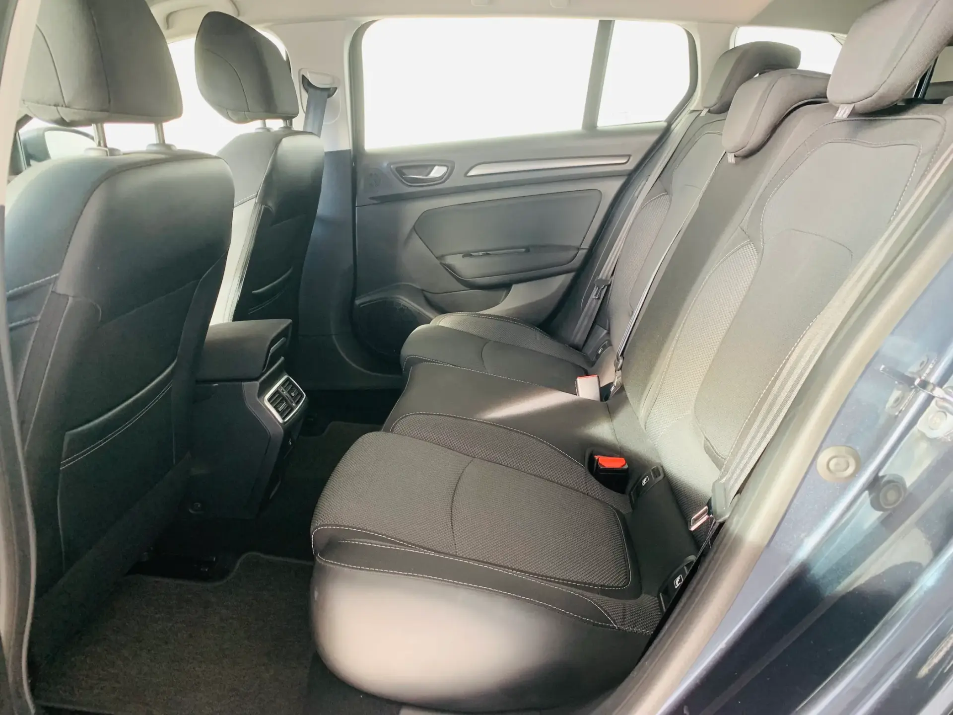 Renault Mégane Sport Tourer 1.5 Blue dCi Techno 31