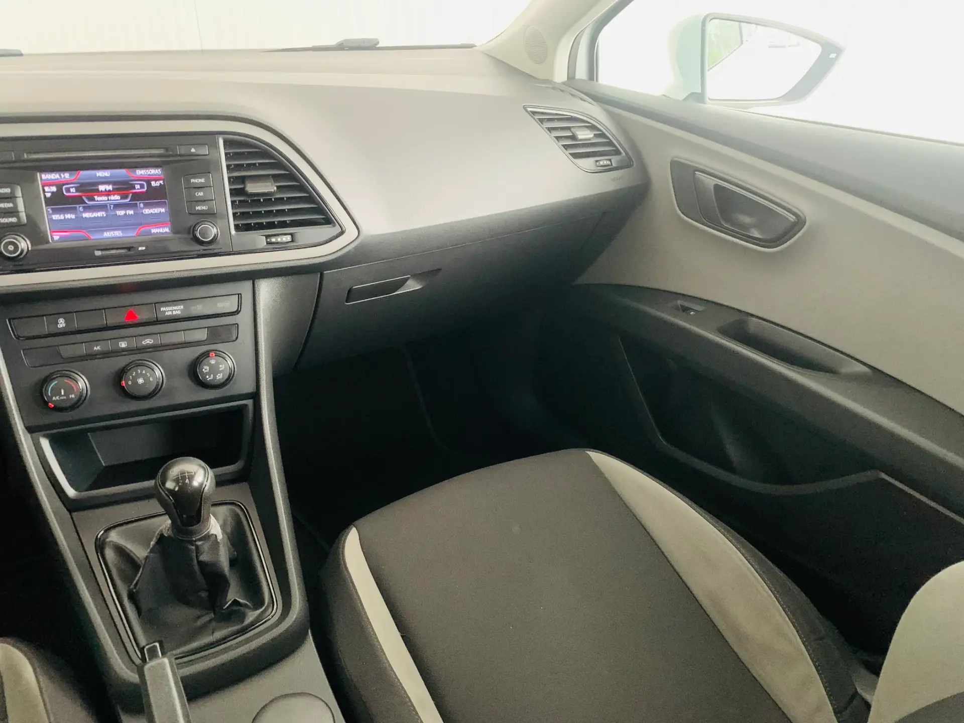 SEAT Leon 1.6 TDI Style Ecomotive 22