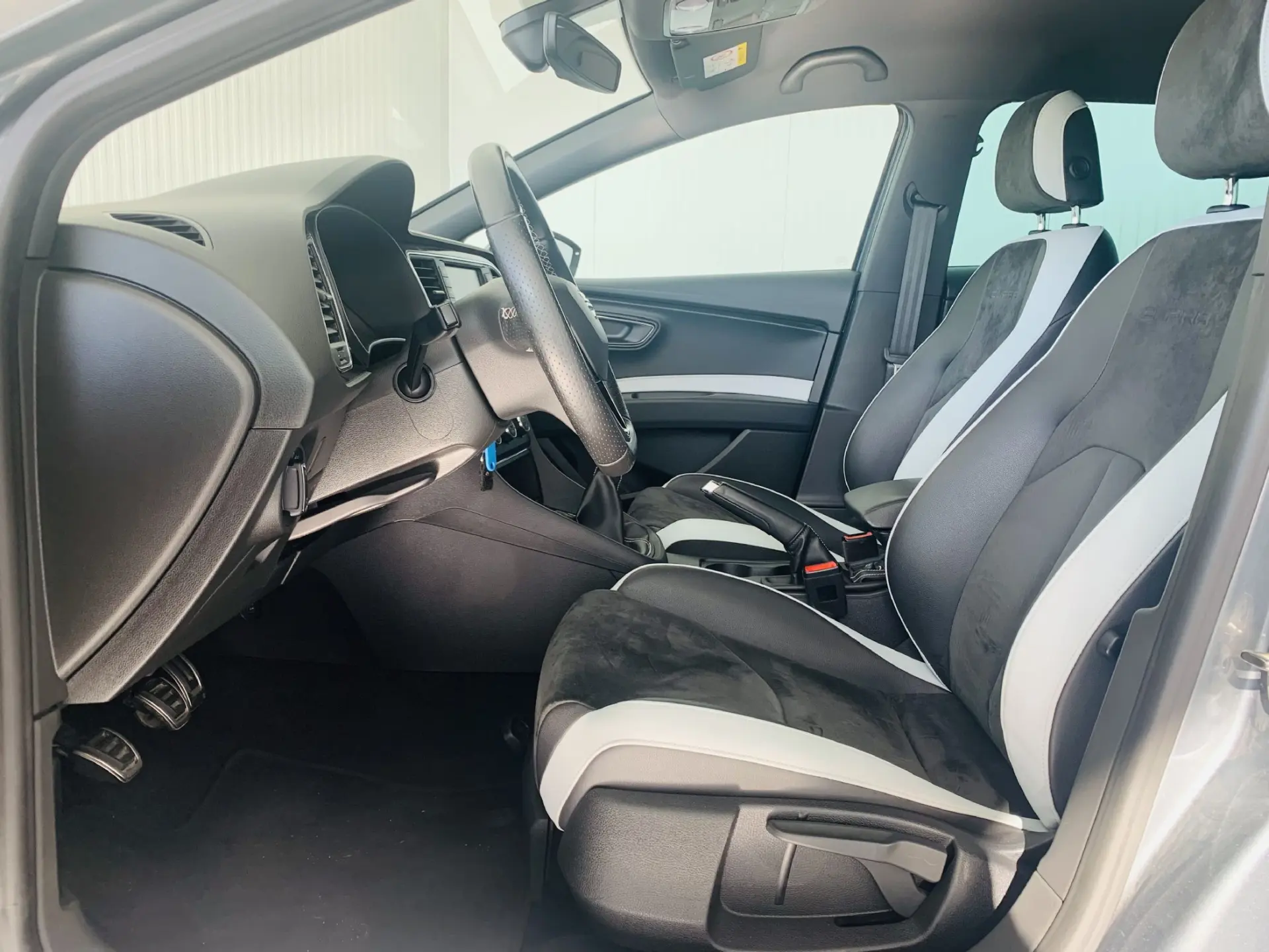 SEAT Leon ST Outro 10