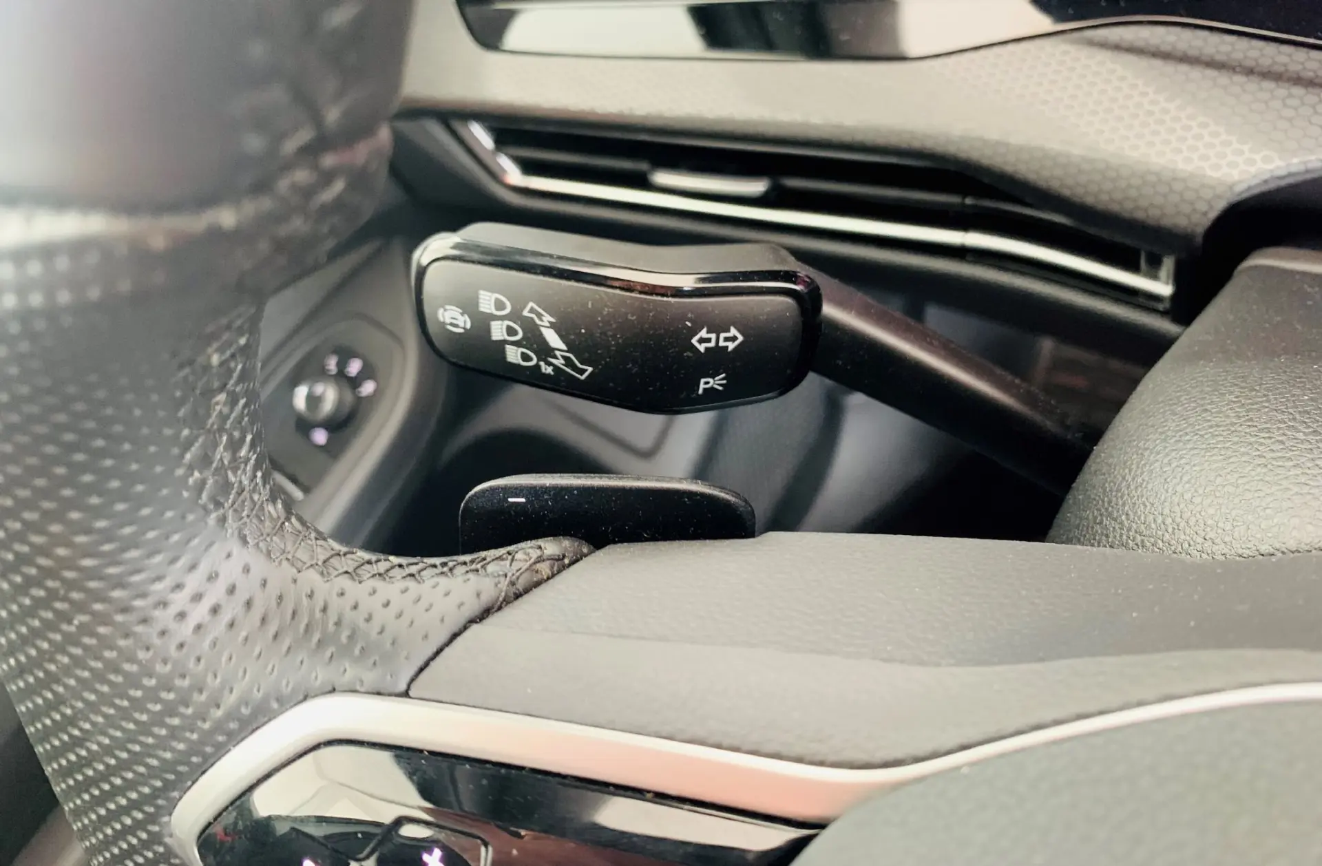 Volkswagen Golf 2.0 TSI GTI DSG 12