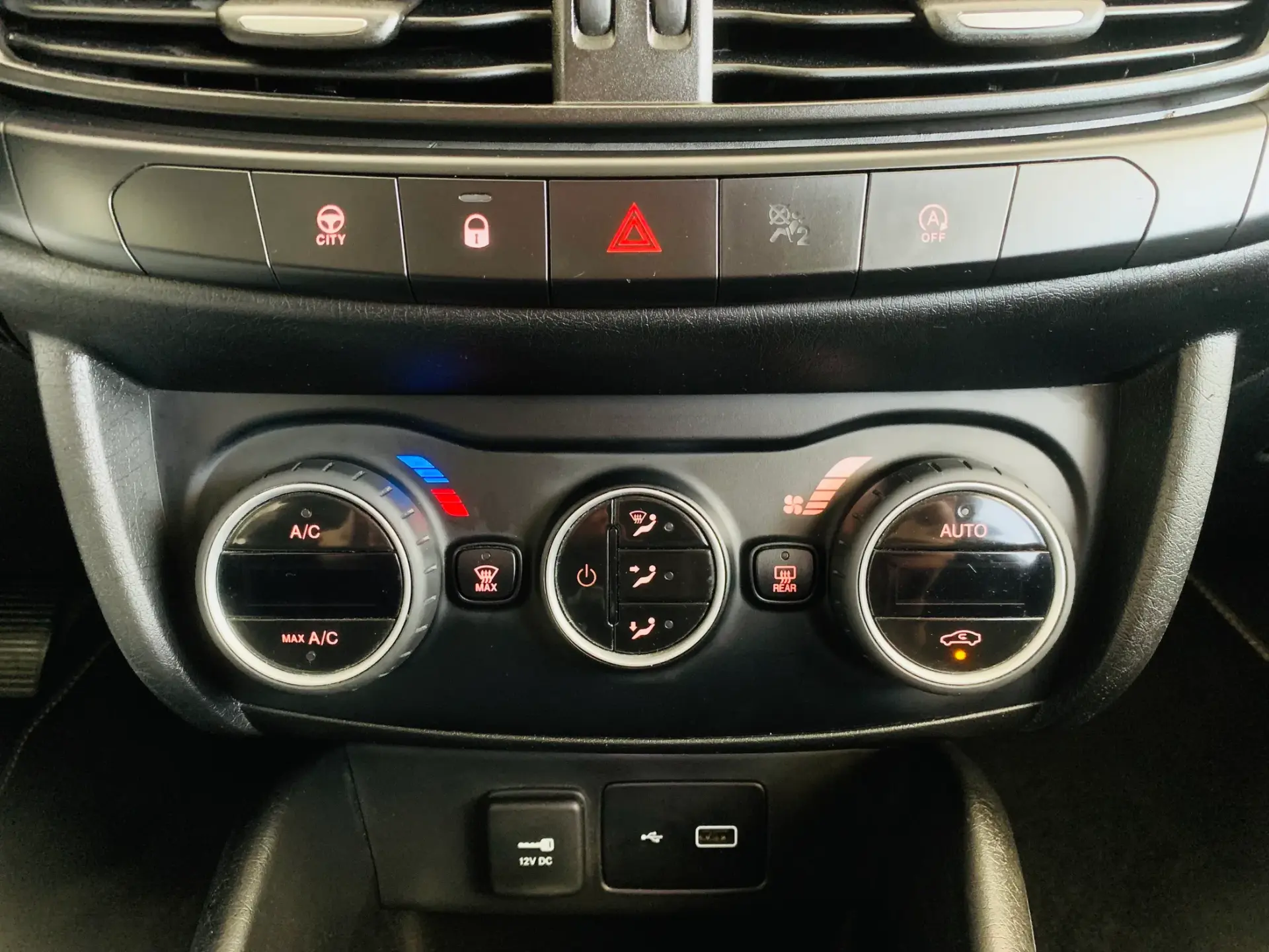 Fiat Tipo Station Wagon 1.3 M-Jet Lounge J17 24