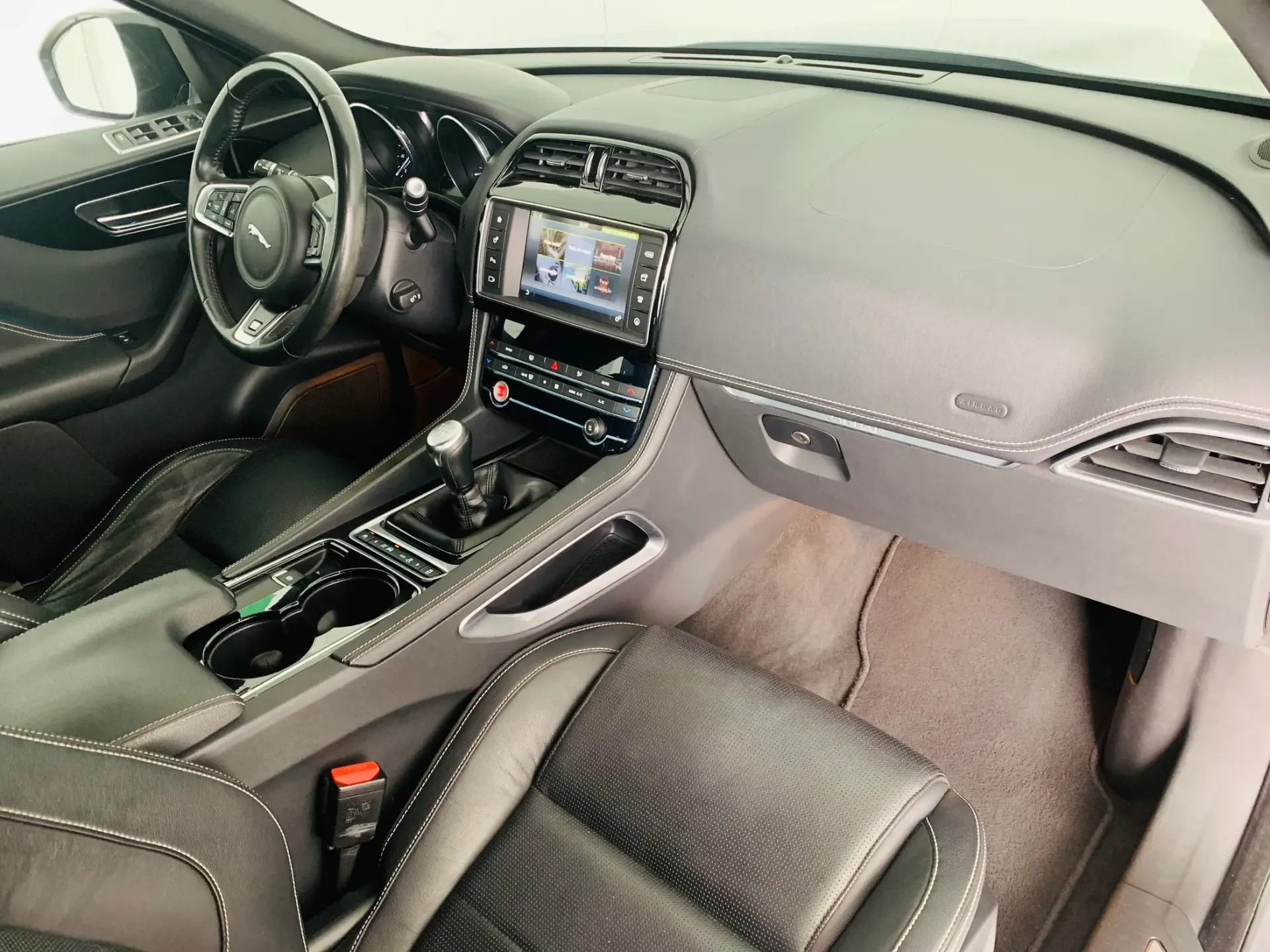 Jaguar F-Pace 2.0 i4D R-Sport AWD 46