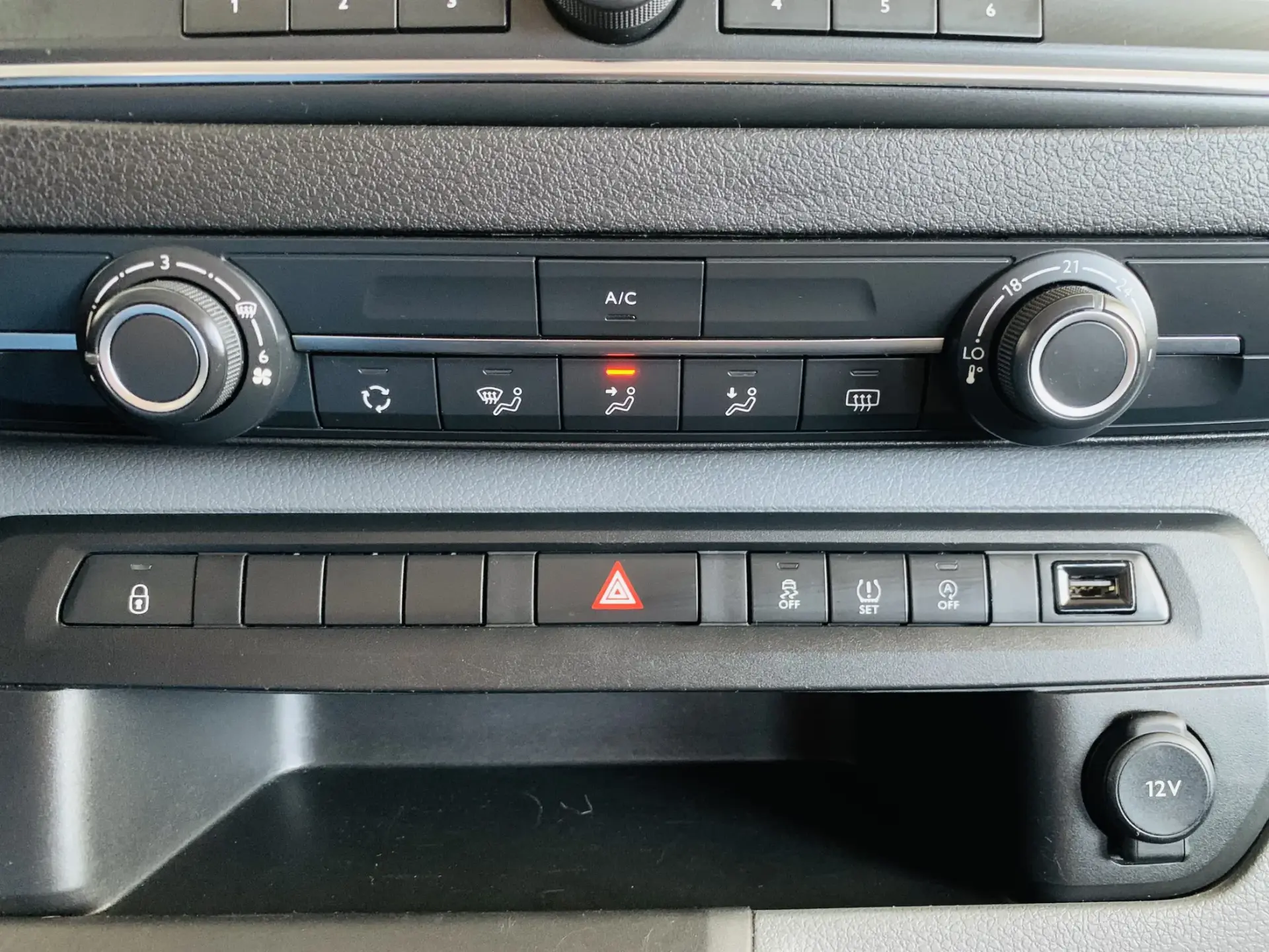 Peugeot Expert 1.5 BlueHDi L2H1 Semi-Vidrado 18