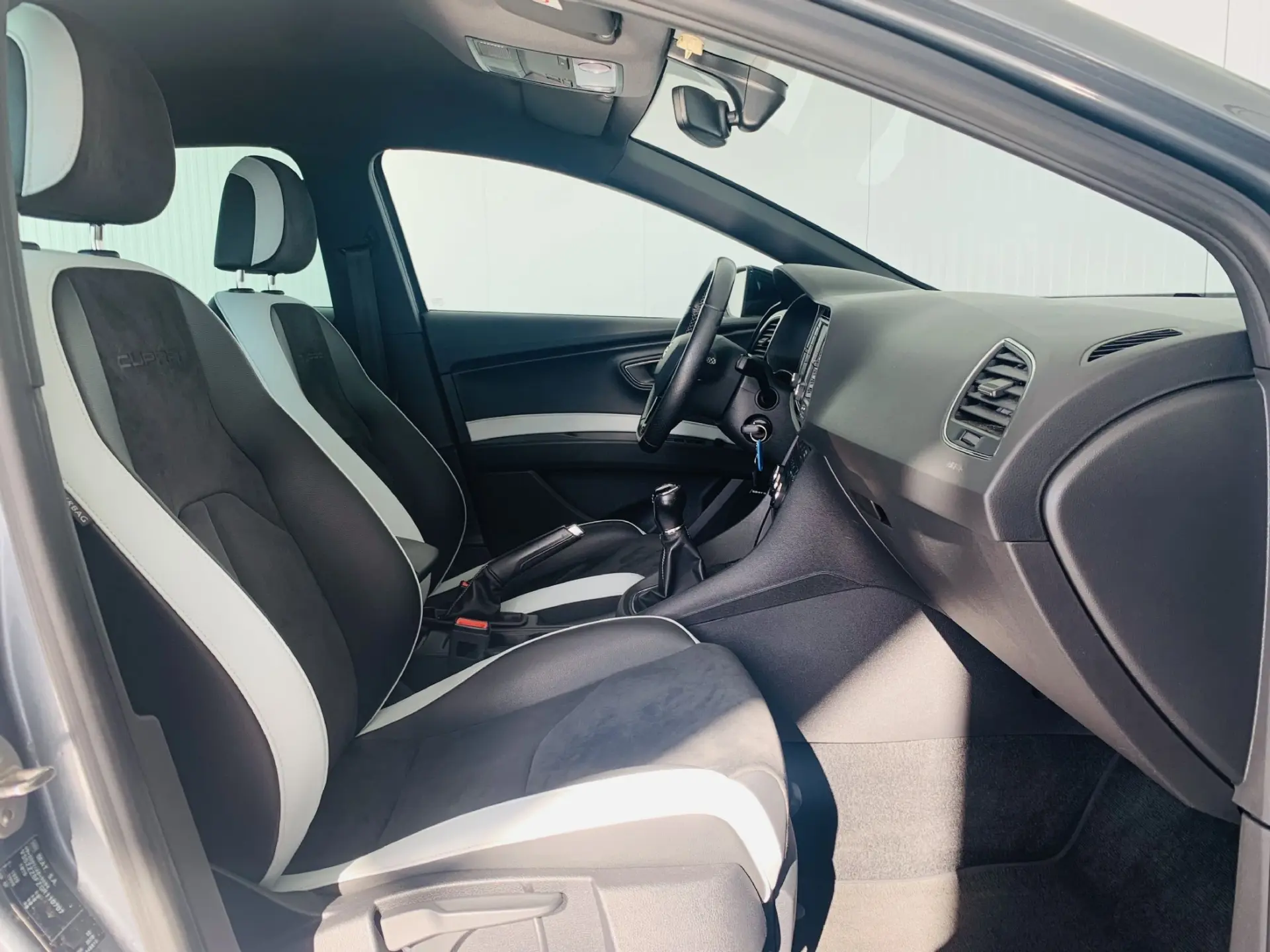 SEAT Leon ST Outro 38