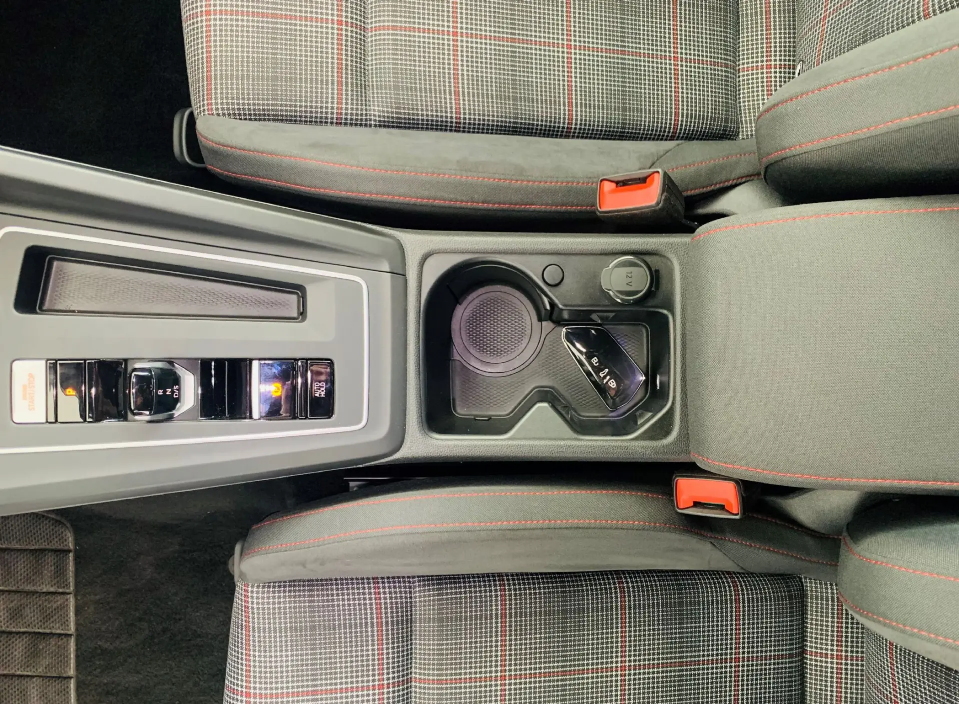 Volkswagen Golf 2.0 TSI GTI DSG 26