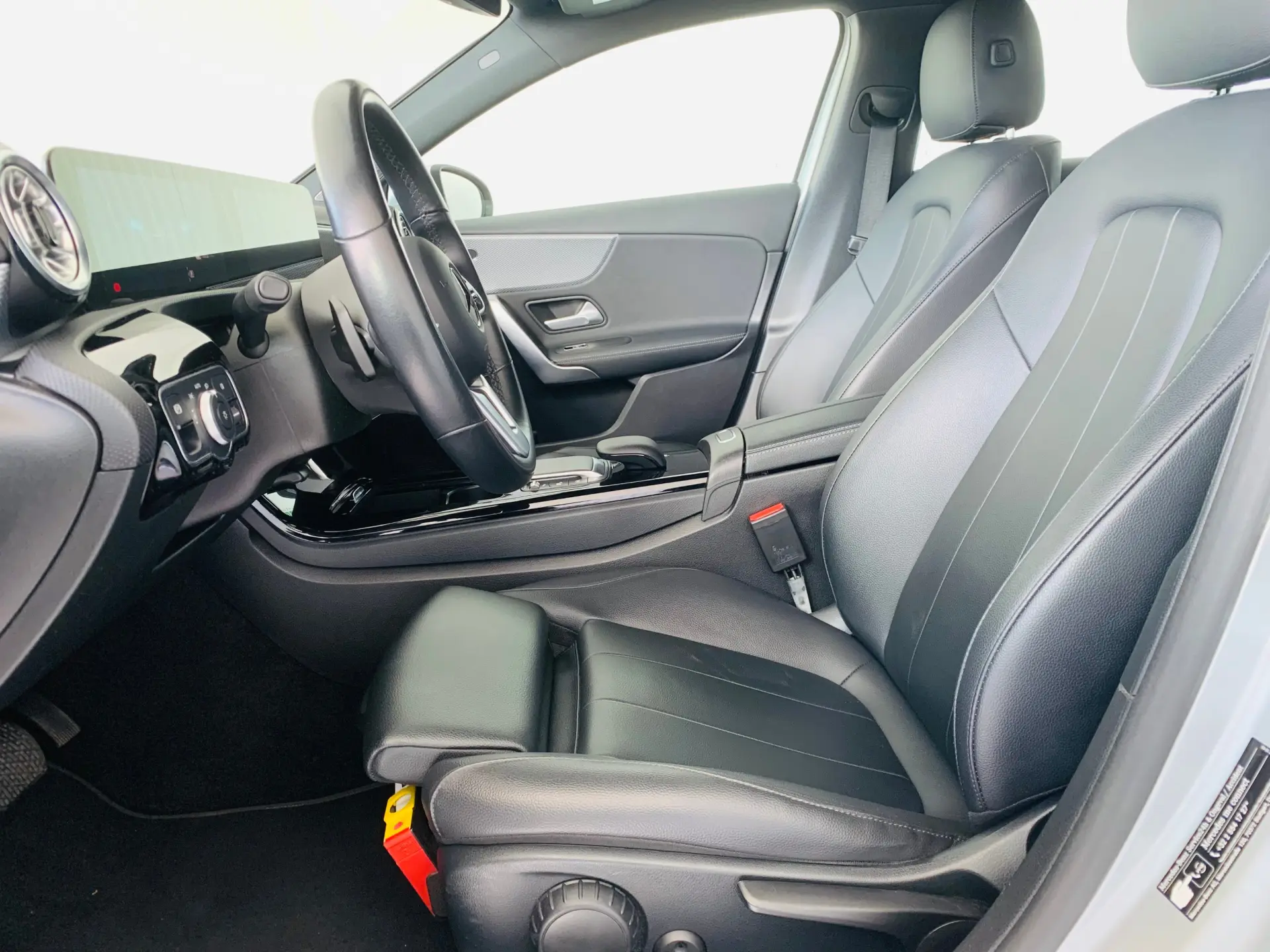 Mercedes-Benz A 250 e 8G-DCT Progressive Advanced 9