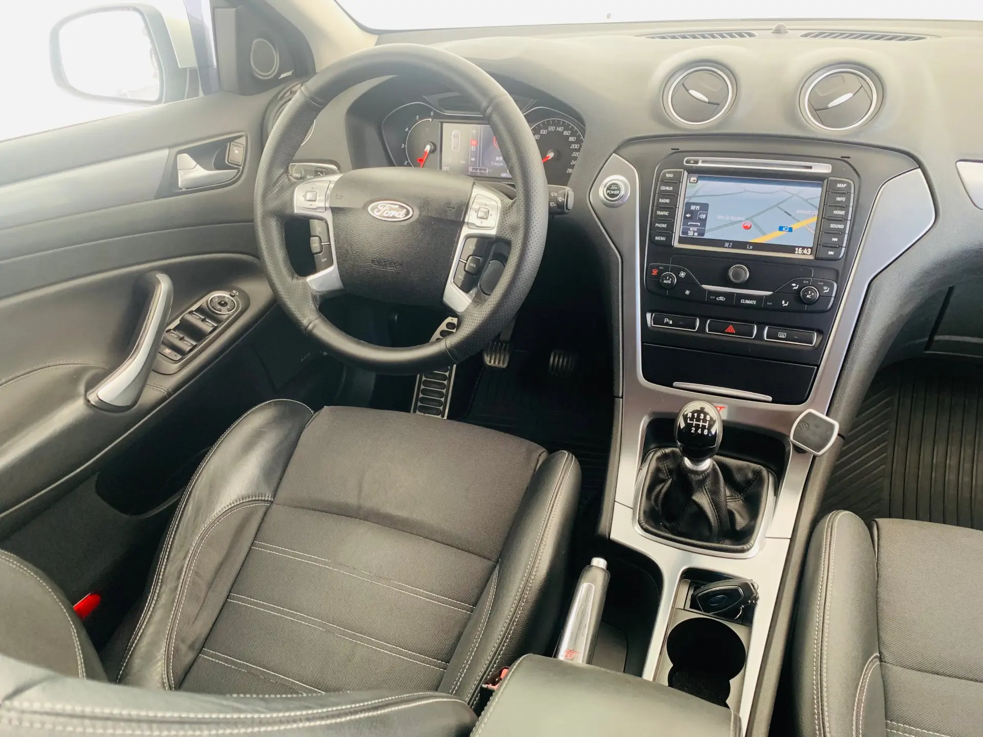 Ford Mondeo SW 1.8 TDCi Titanium 32