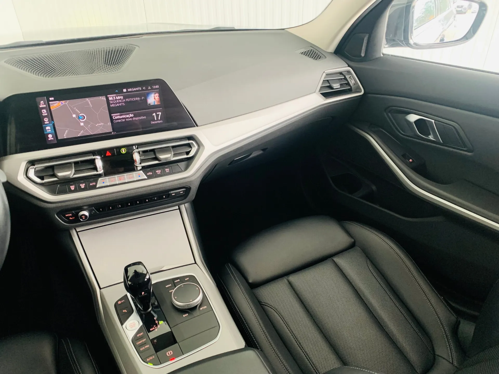 BMW 318 d Touring Auto 44