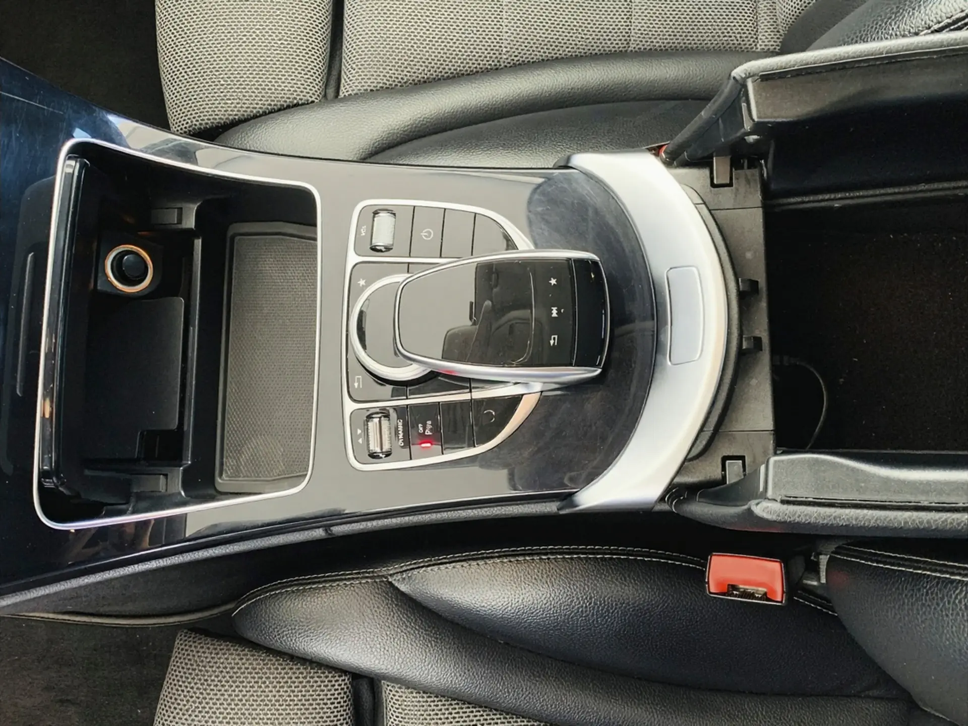 Mercedes-Benz C 200 d Station 7G-TRONIC 31