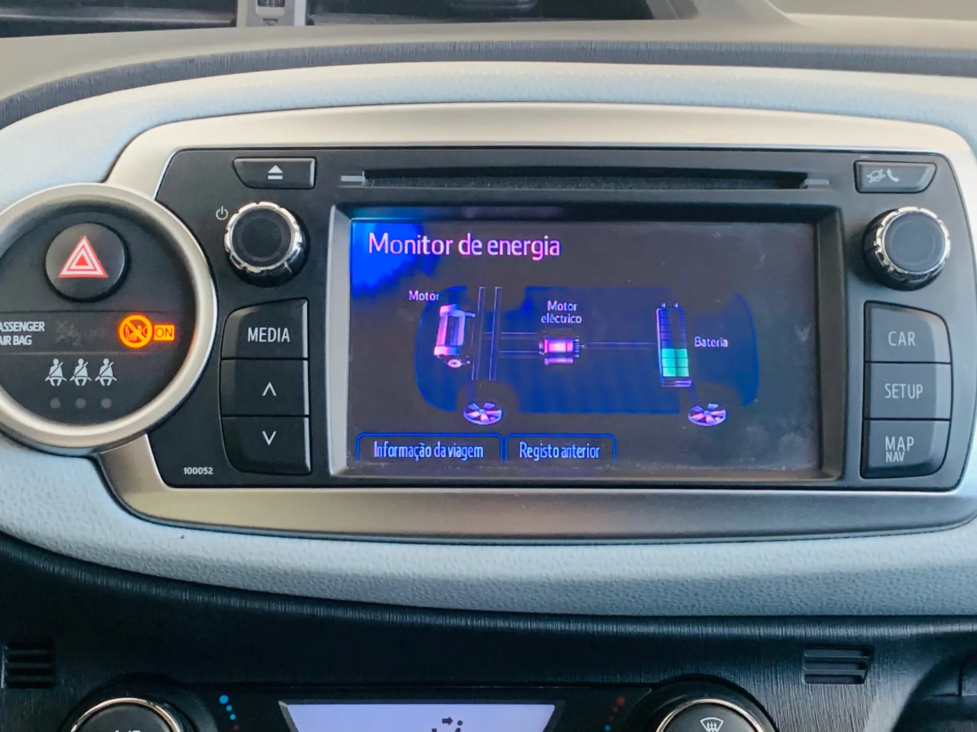 Toyota Yaris Hybrid 23