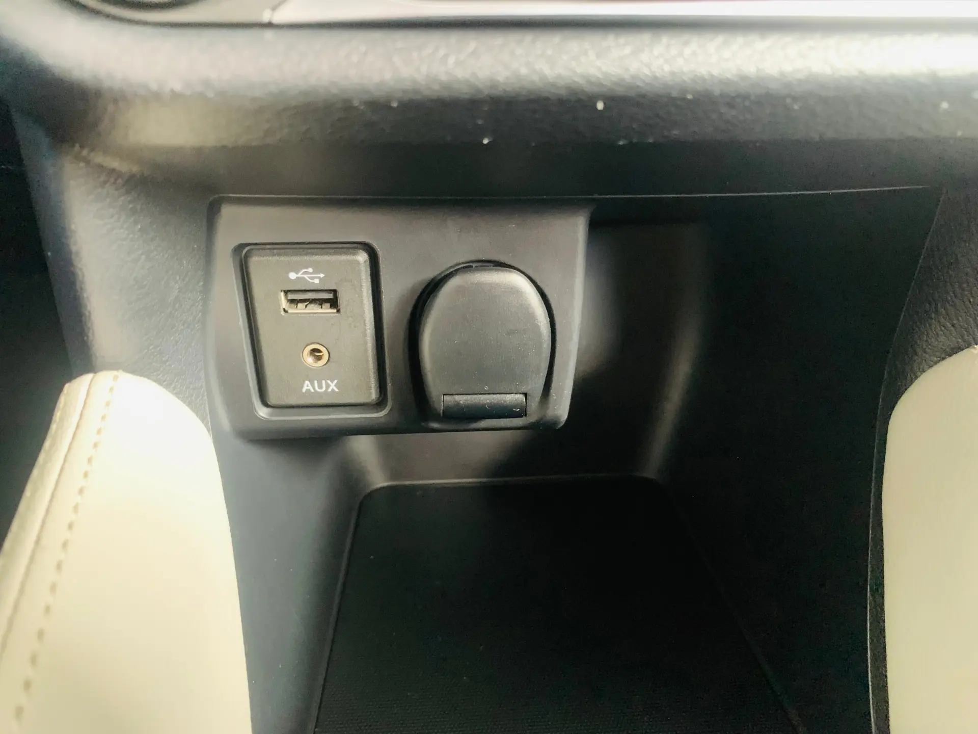 Nissan Micra 0.9 IG-T N-Connecta 23
