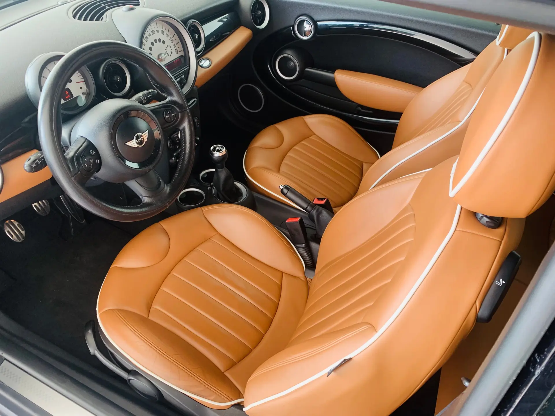 MINI 3 Portas Cooper SD 8
