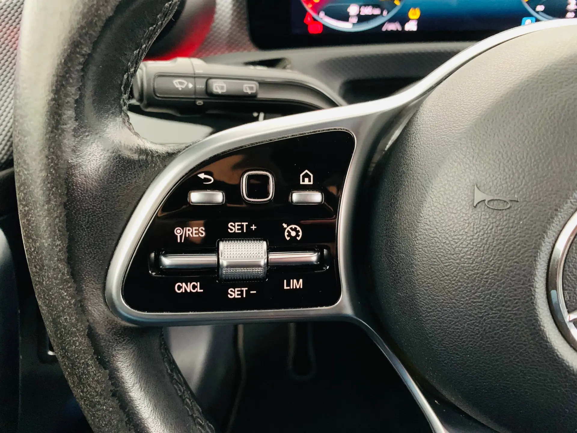 Mercedes-Benz CLA 180 d Progressive 13