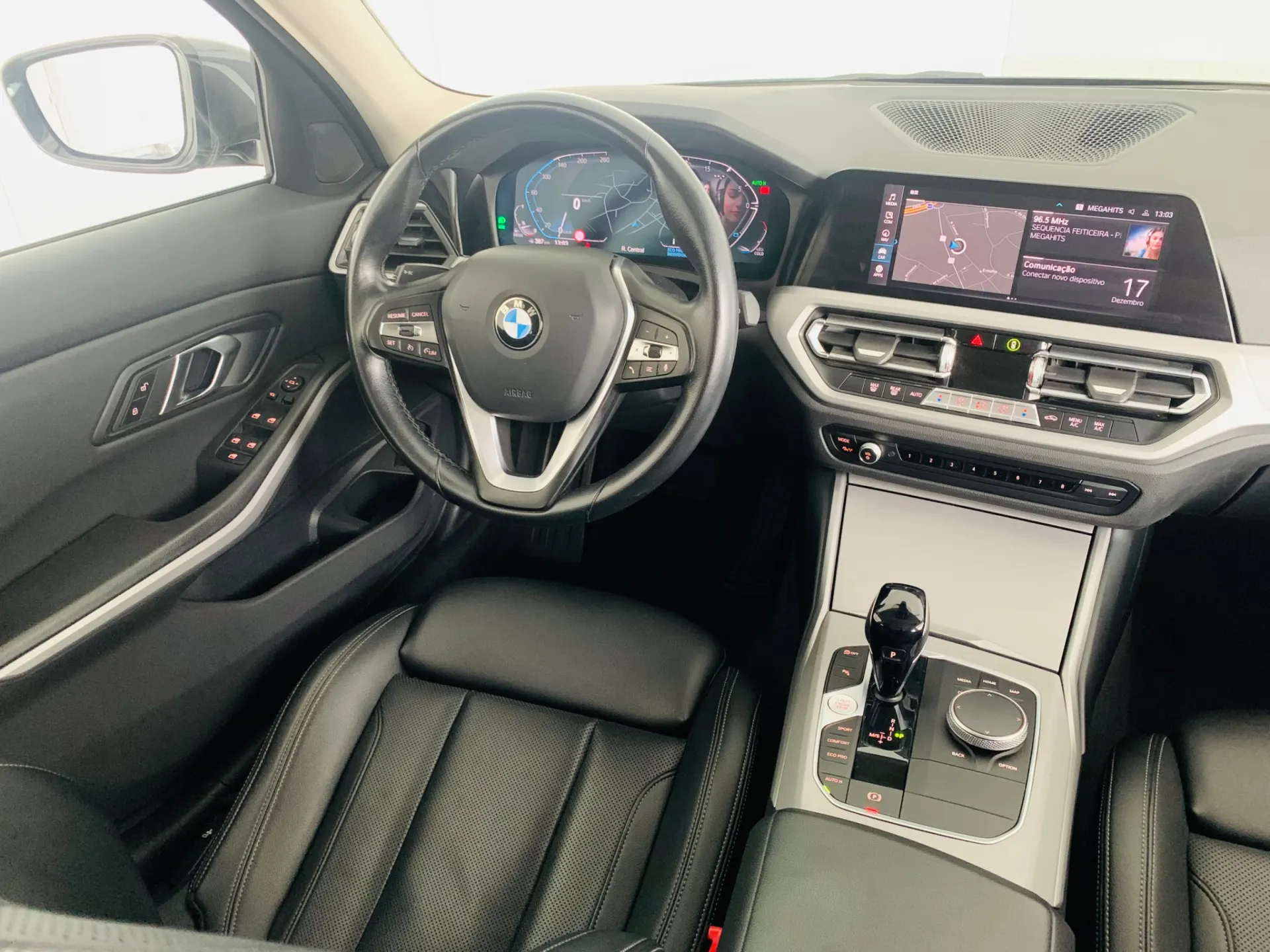 BMW 318 d Touring Auto 43