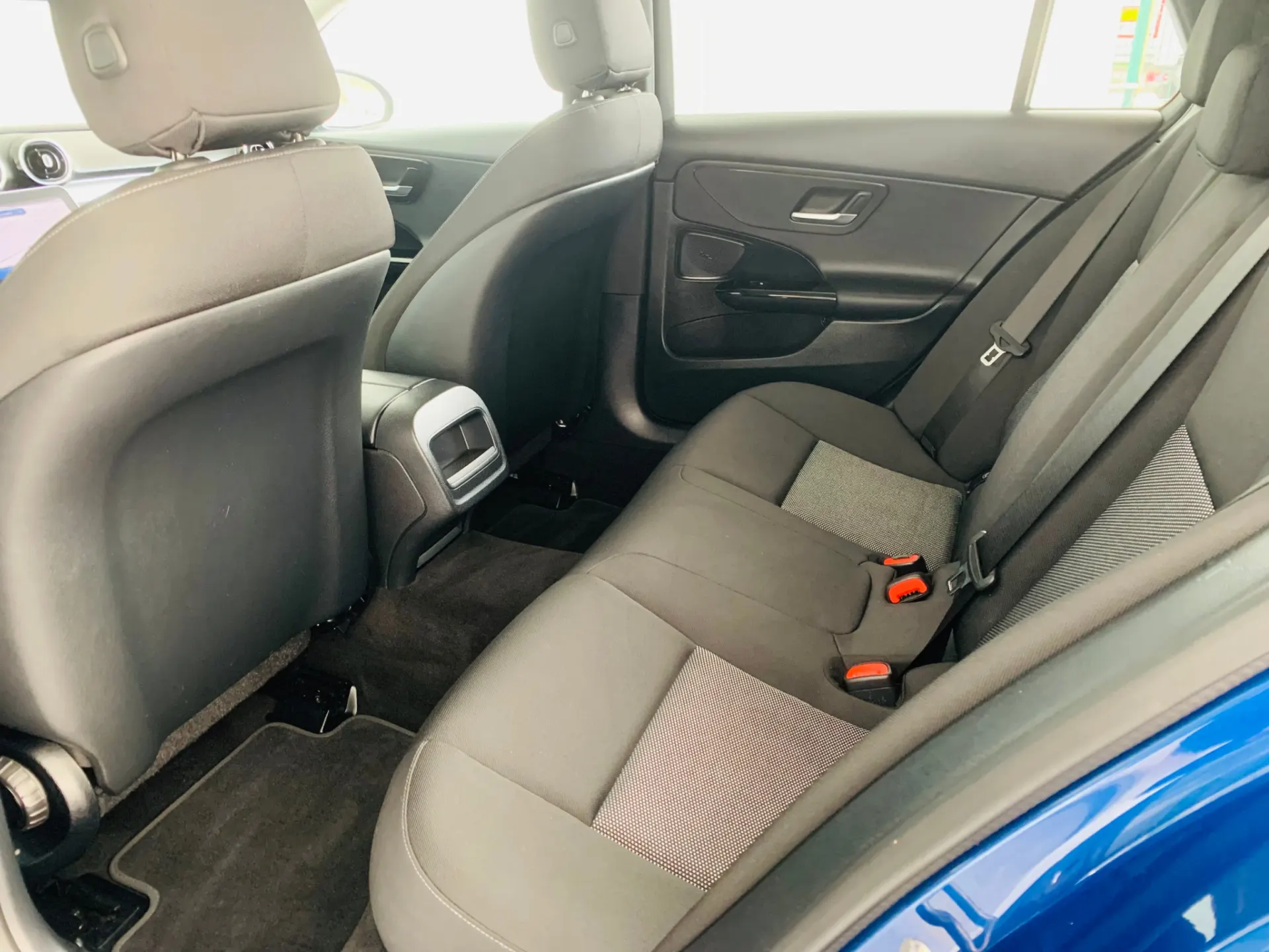 Mercedes-Benz C 200 34