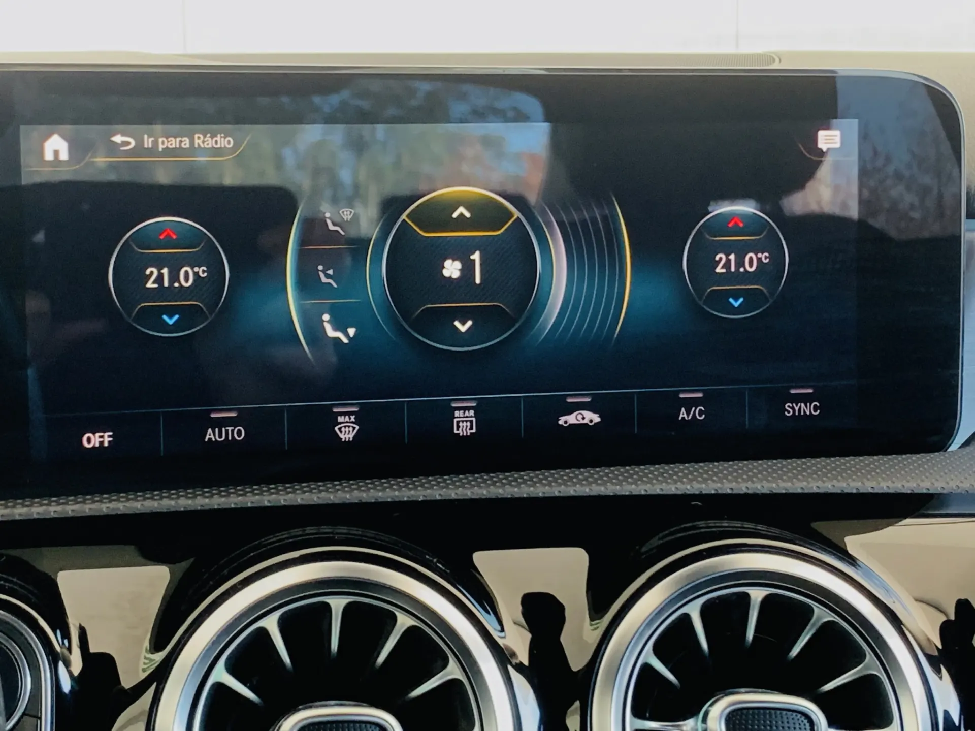 Mercedes-Benz A 180 Limousine d AMG Line 31