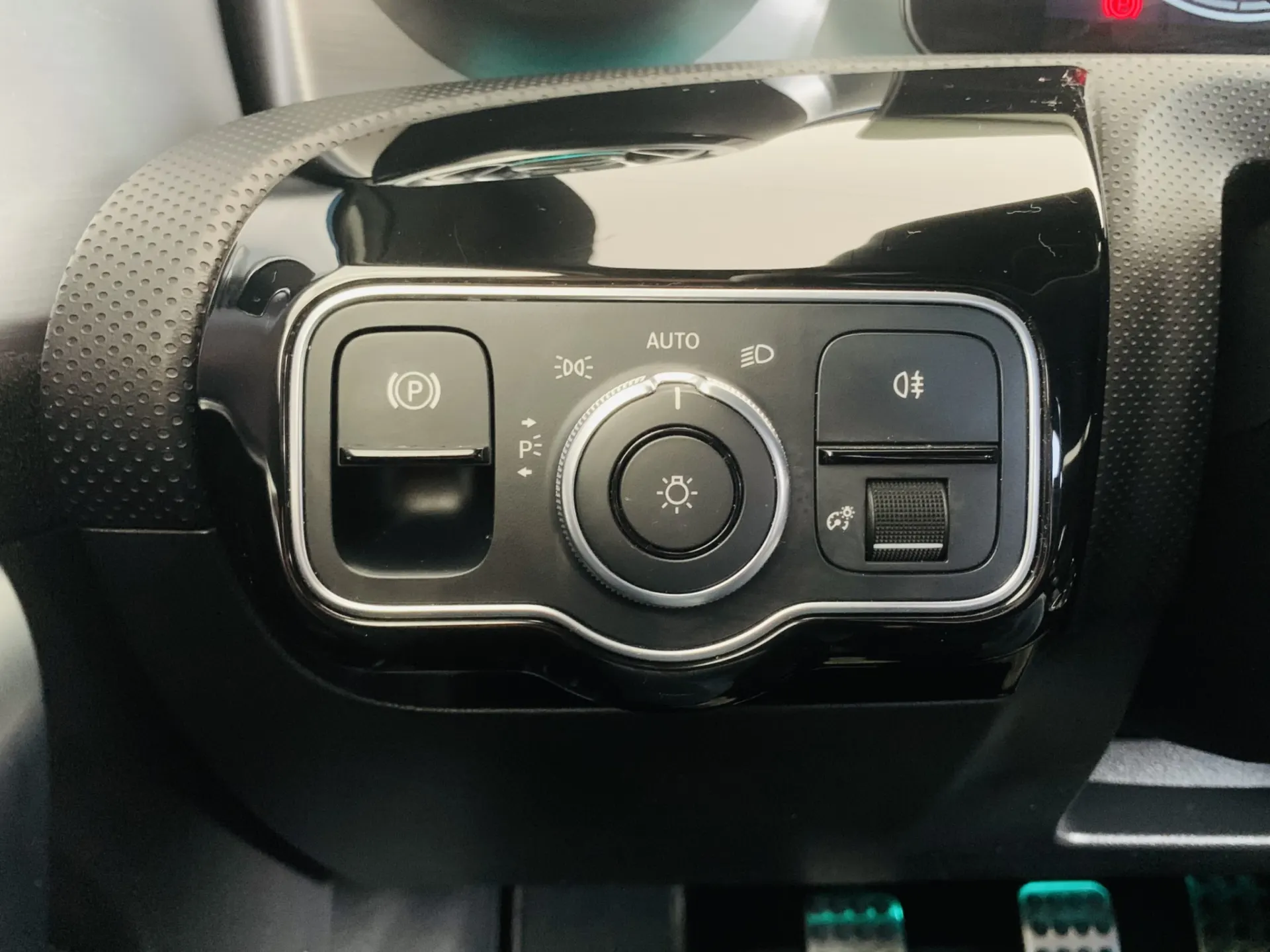 Mercedes-Benz A 180 Limousine d AMG Line 11