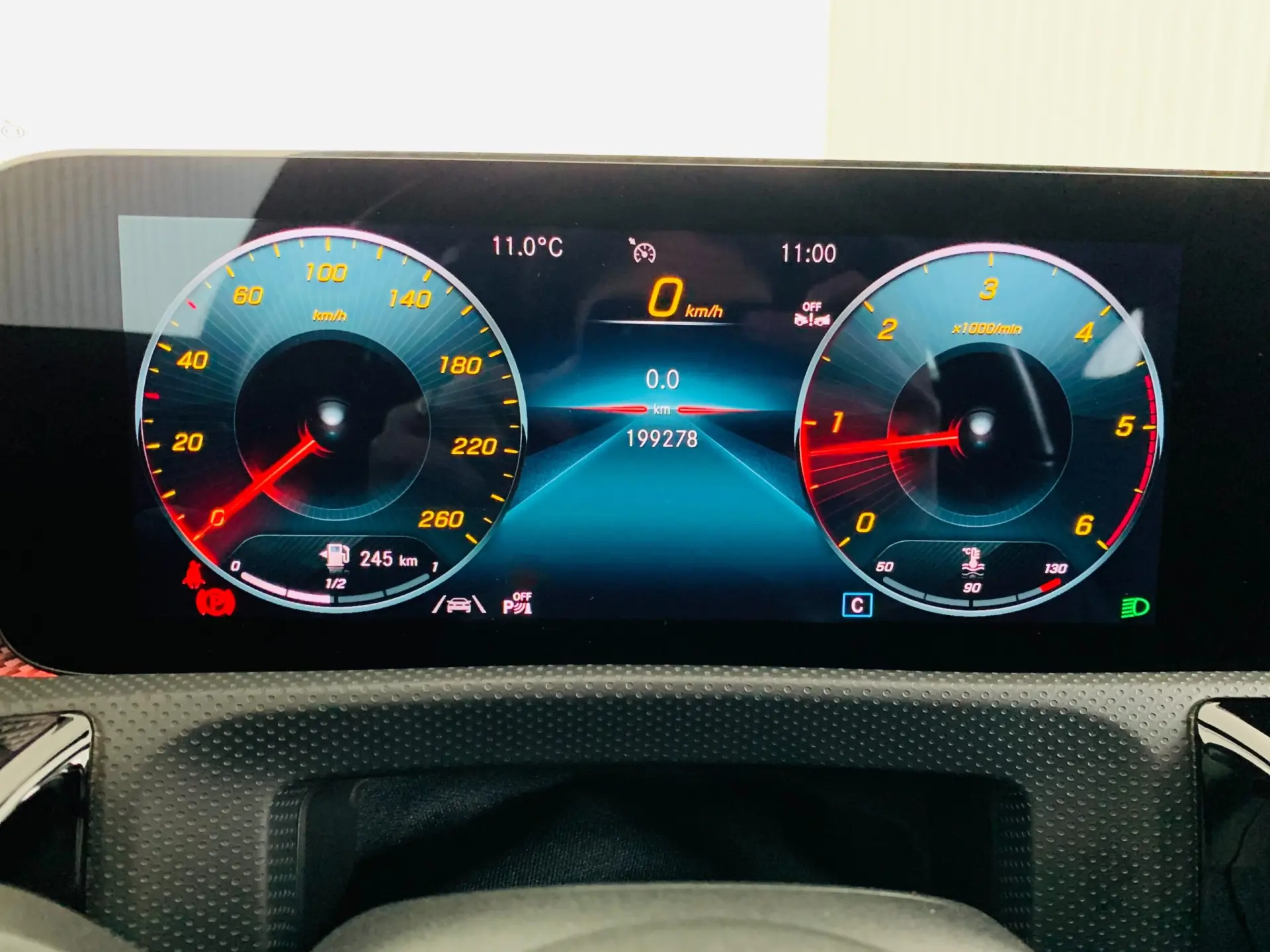 Mercedes-Benz CLA 180 d Progressive 15