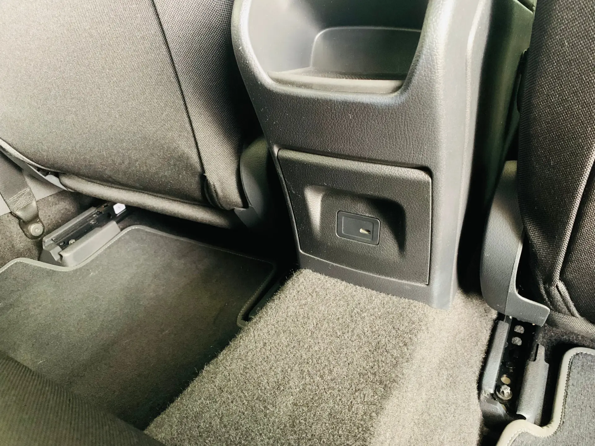 Mercedes-Benz CLA 180 7G-DCT Progressive 41