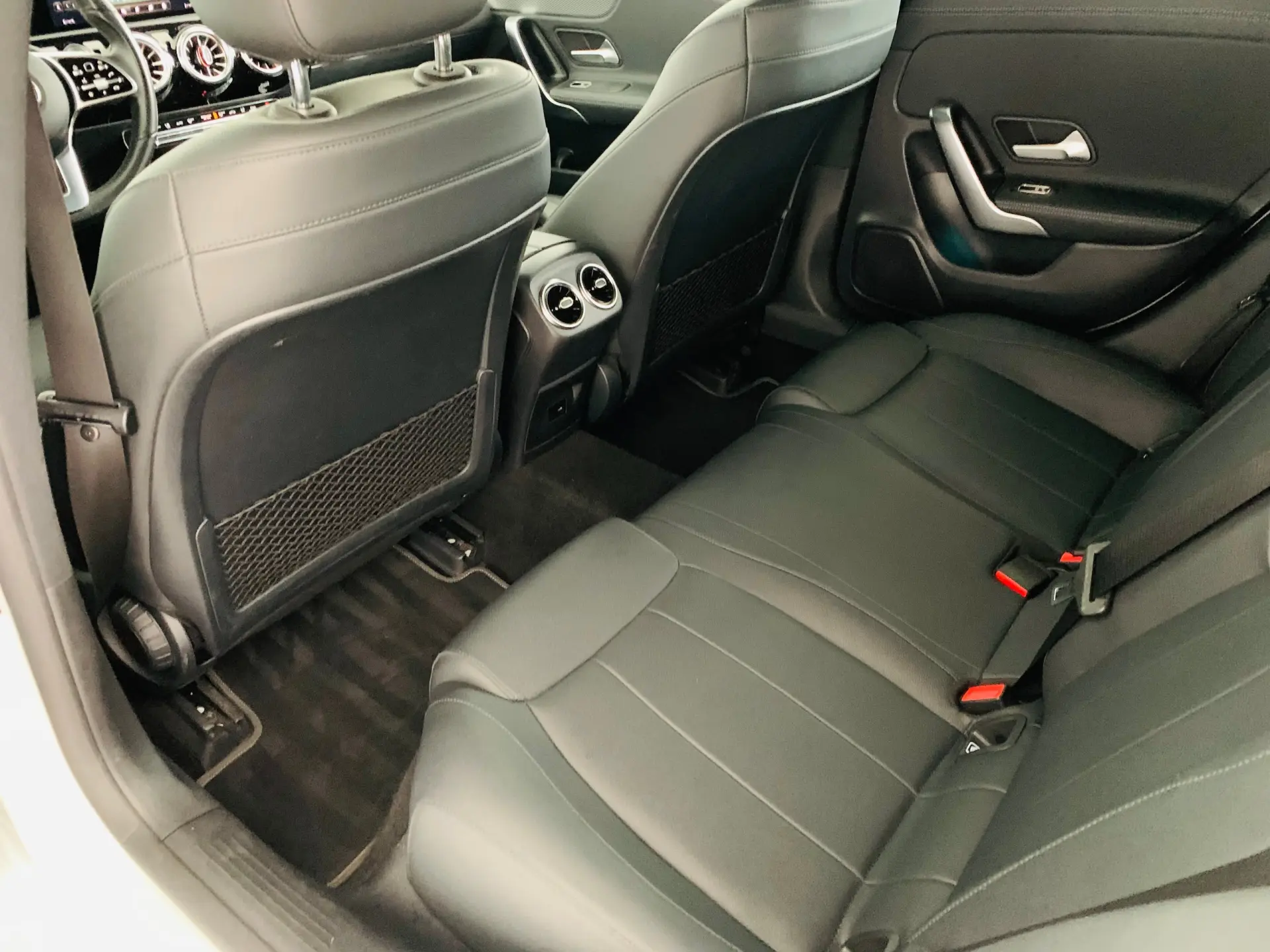 Mercedes-Benz CLA 180 d Progressive 36