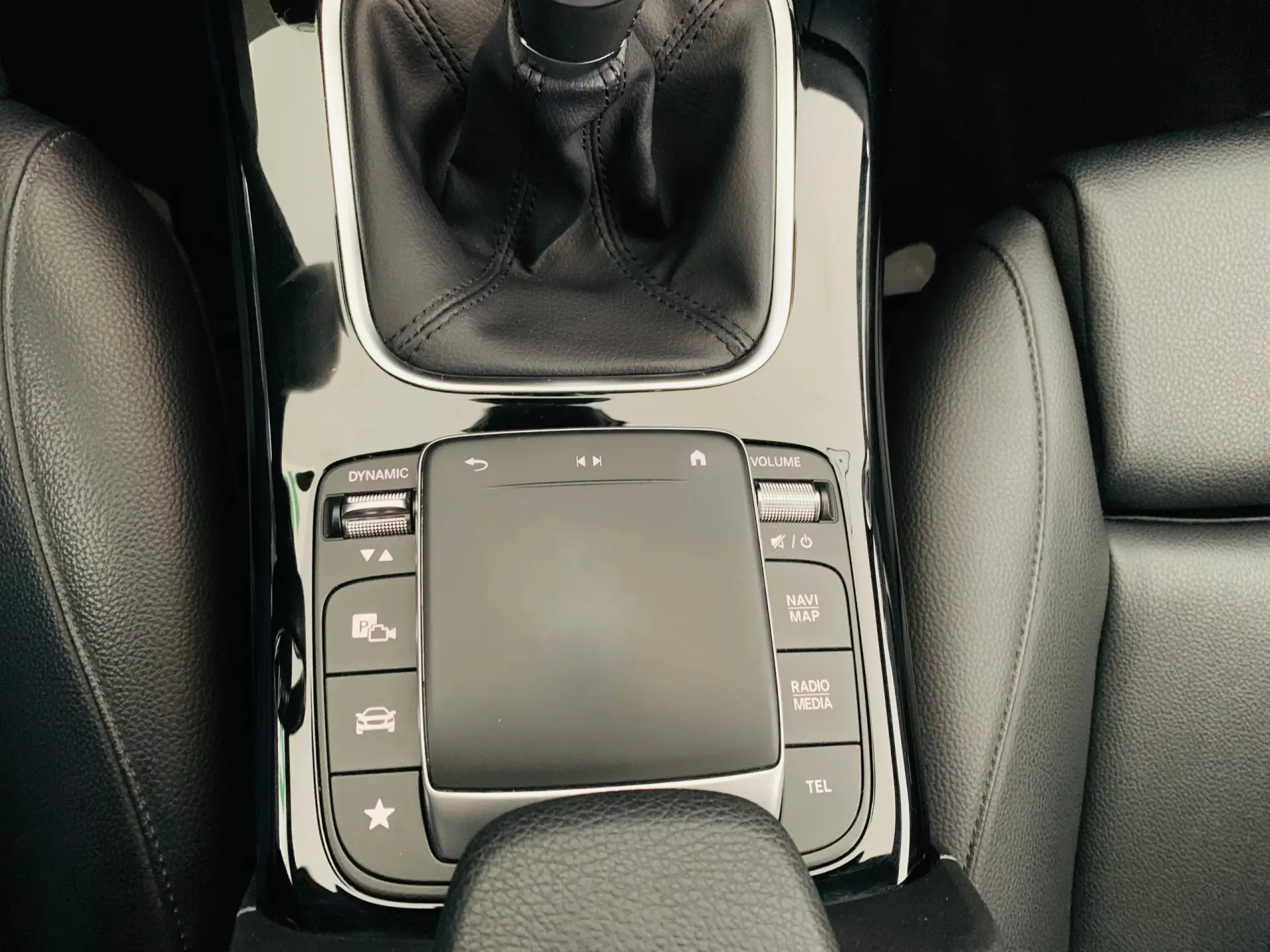 Mercedes-Benz CLA 180 d Progressive 32