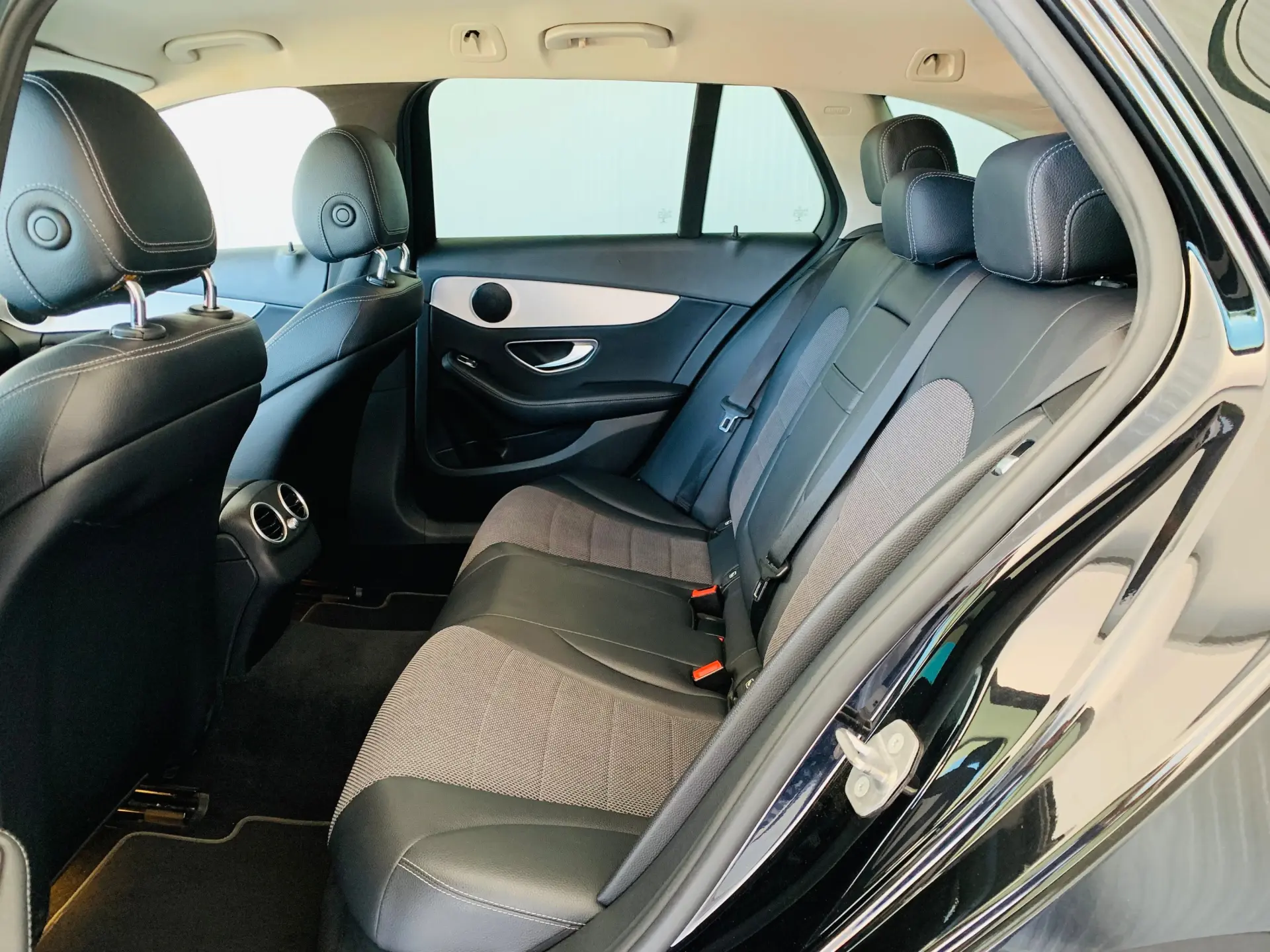 Mercedes-Benz C 200 d Station 7G-TRONIC 34