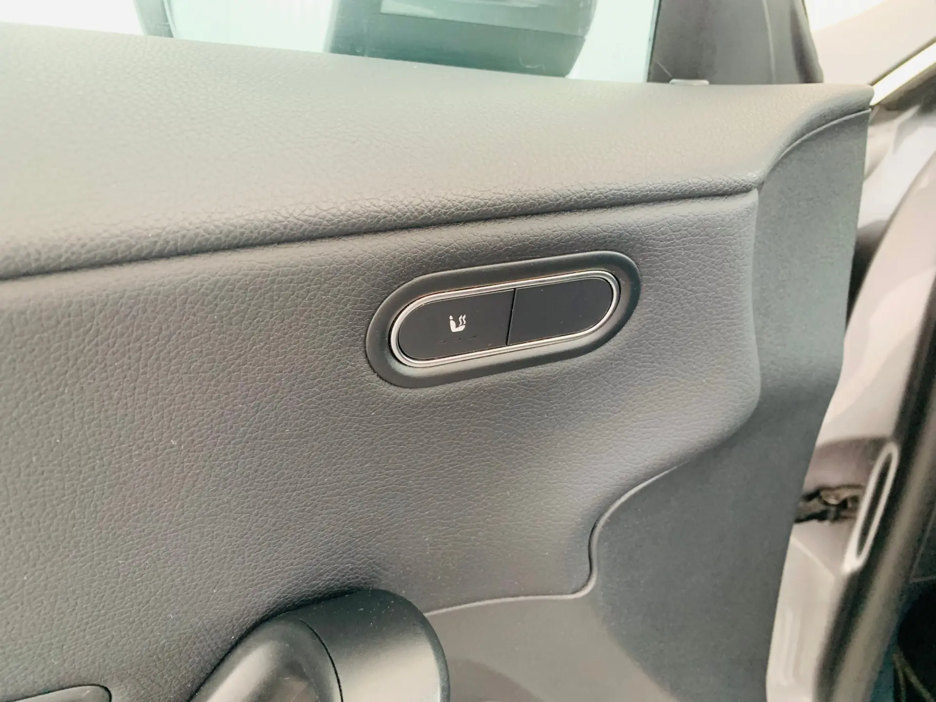 Mercedes-Benz CLA 180 7G-DCT Progressive 8