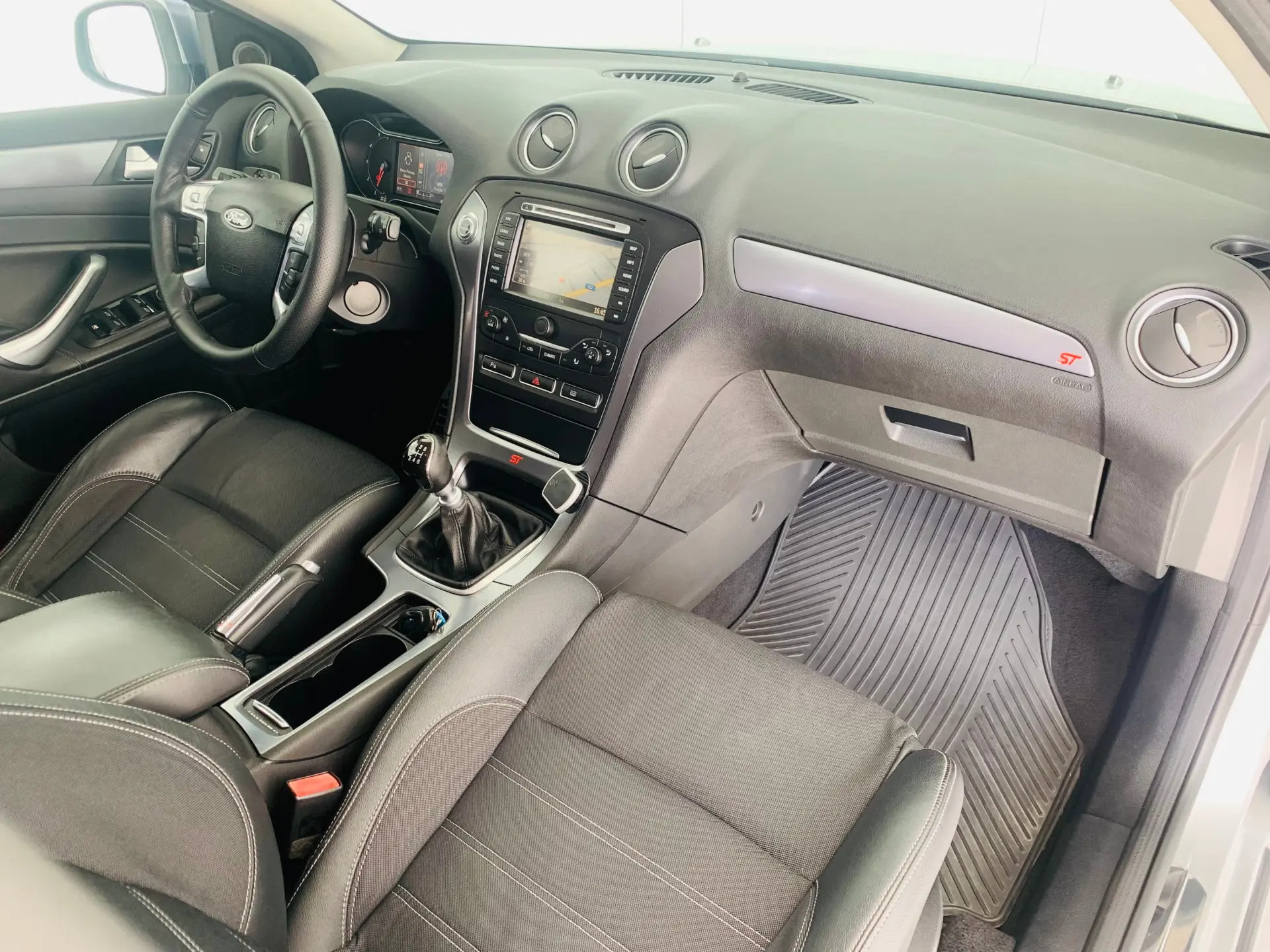 Ford Mondeo SW 1.8 TDCi Titanium 41