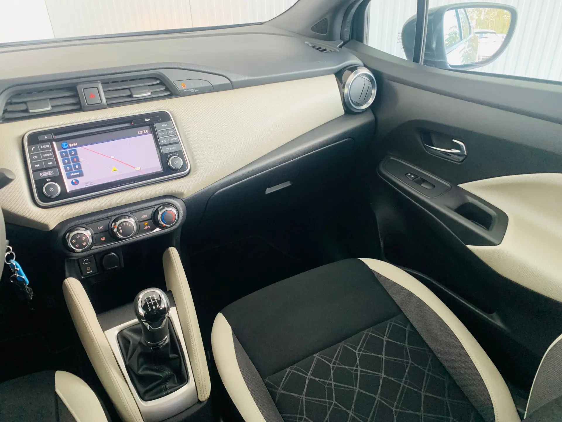 Nissan Micra 0.9 IG-T N-Connecta 30