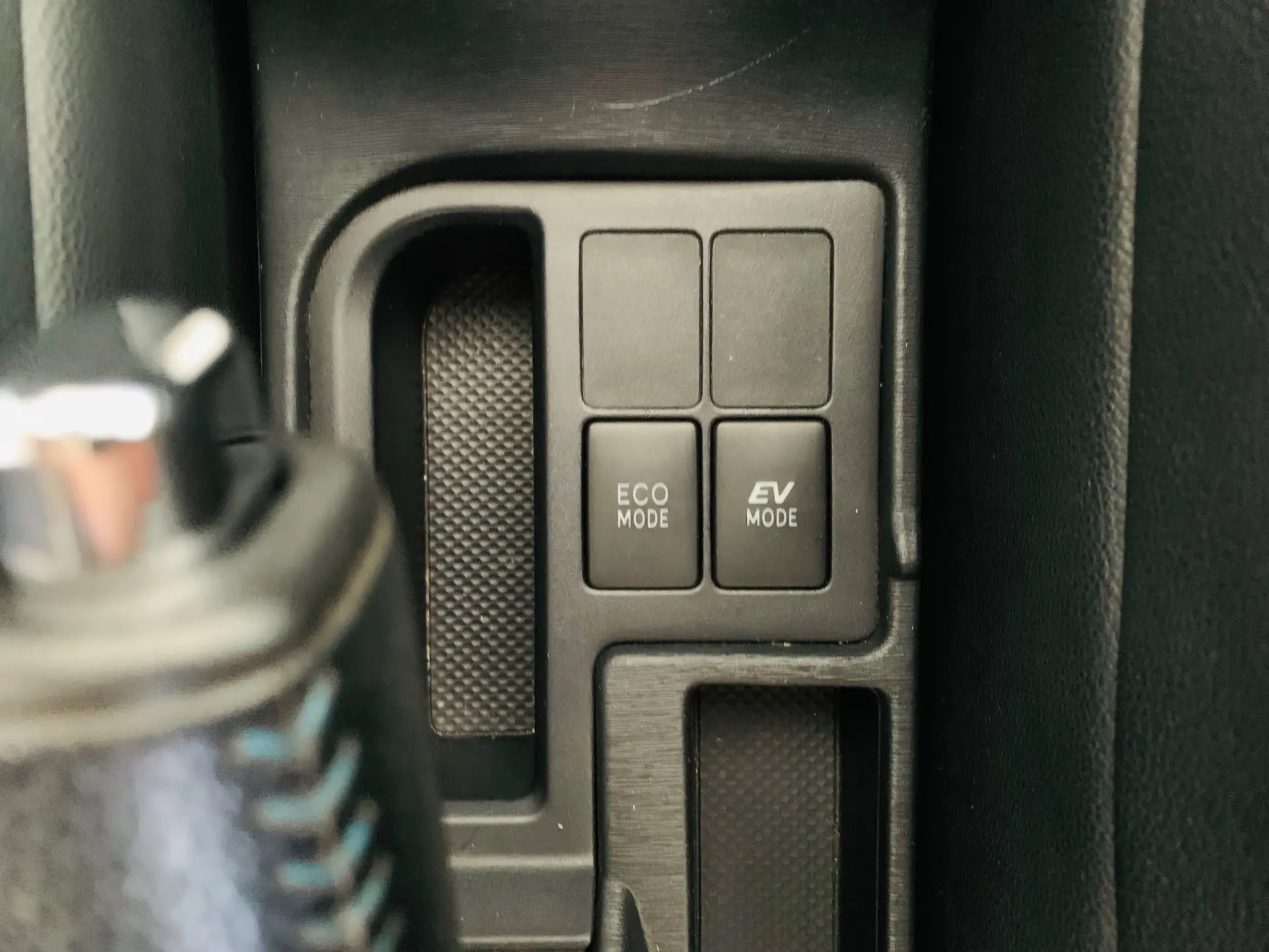 Toyota Yaris Hybrid 26