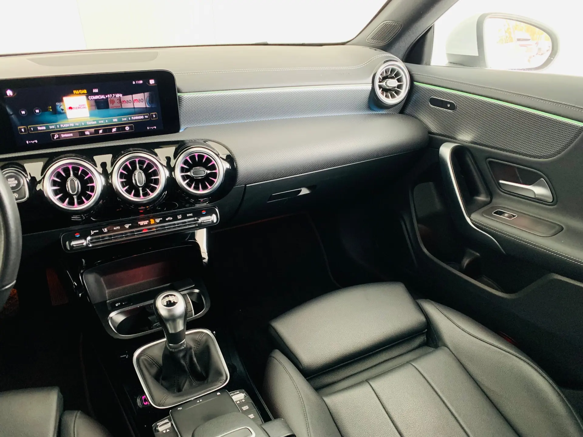 Mercedes-Benz CLA 180 d Progressive 39