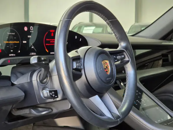 Porsche Taycan 4 29