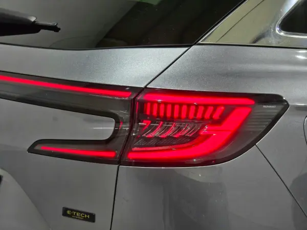 Renault Austral 1.2 E-Tech Full Hybrid Evolution 19