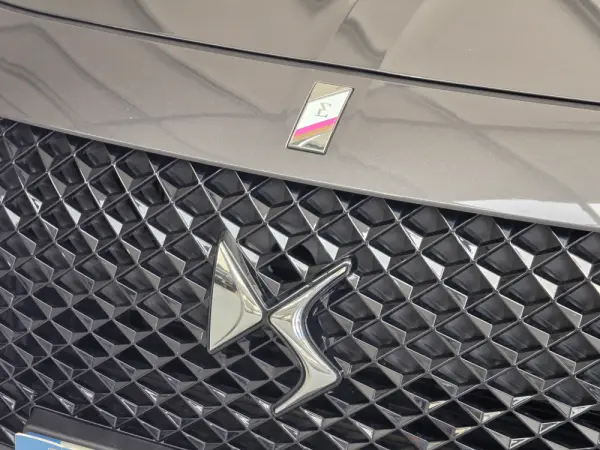 DS DS7 Crossback E-Tense Performance Line EAT8 4