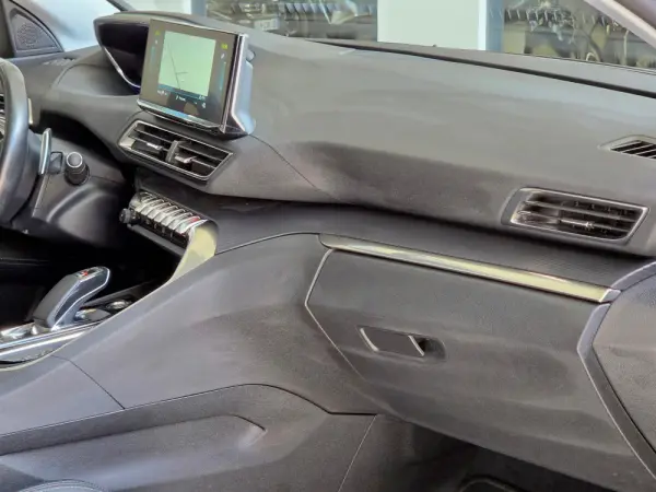 Peugeot 3008 1.6 Hybrid Allure e-EAT8 25