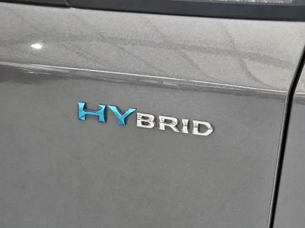 Peugeot 3008 1.6 Hybrid Allure e-EAT8 16