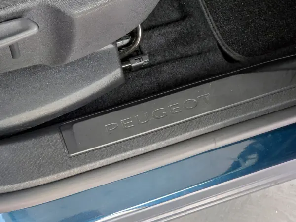 Peugeot 3008 1.6 Hybrid Allure e-EAT8 27